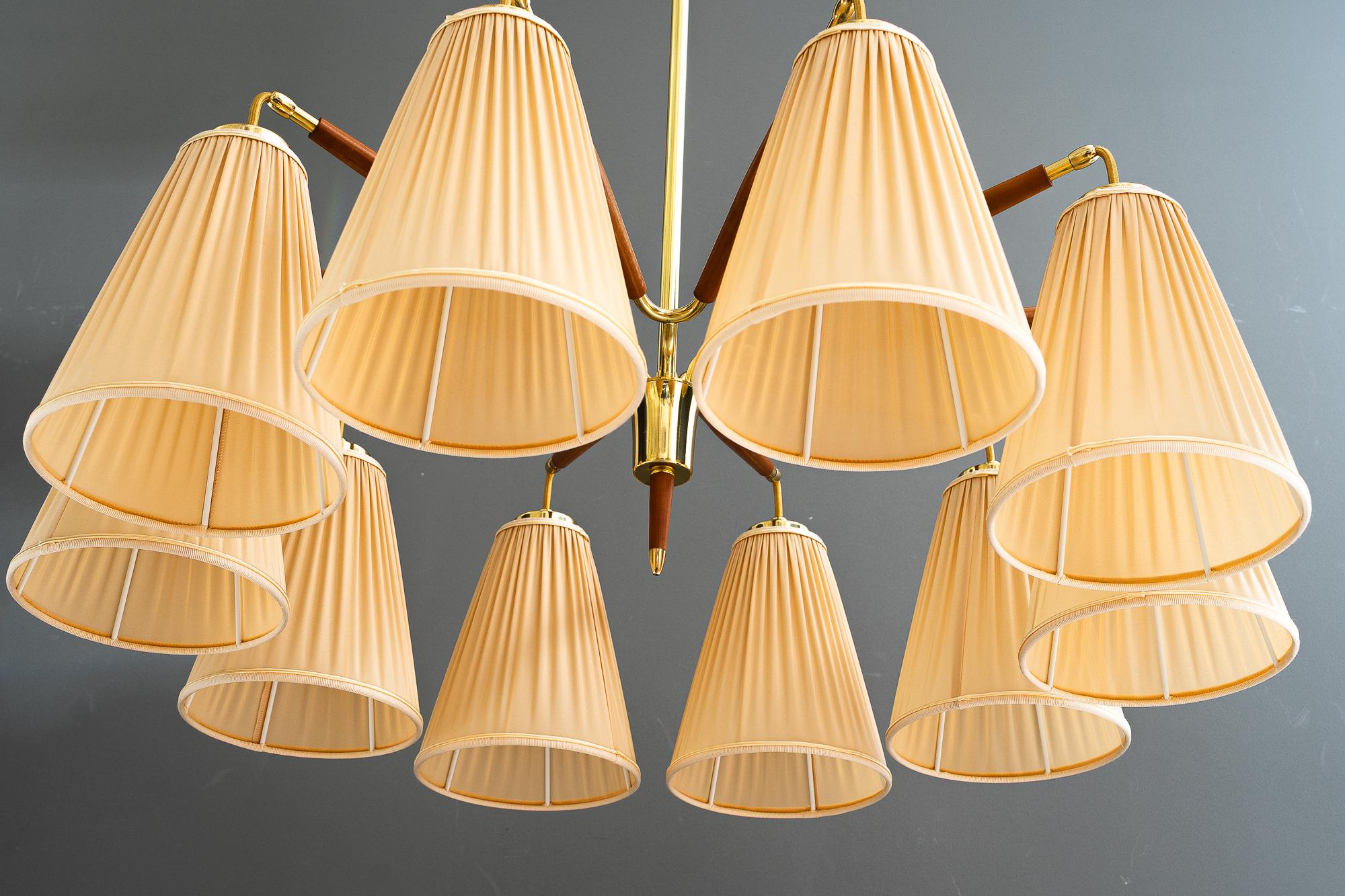 Laiton Rupert Nikoll lustre à 10 bras de lumière avec abat-jour en tissu vienne vers les années 1950 en vente