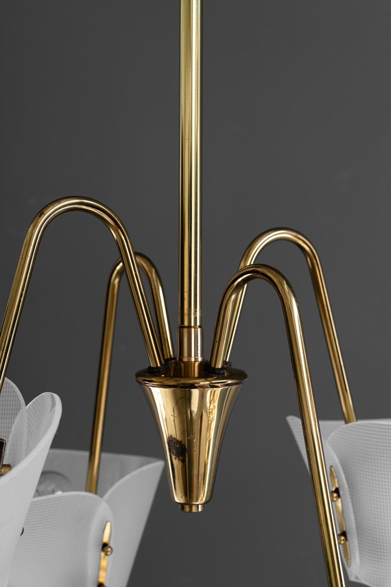 Rupert Nikoll lámpara de araña con pantallas de lucita viena hacia 1960 mediados del siglo XX en venta