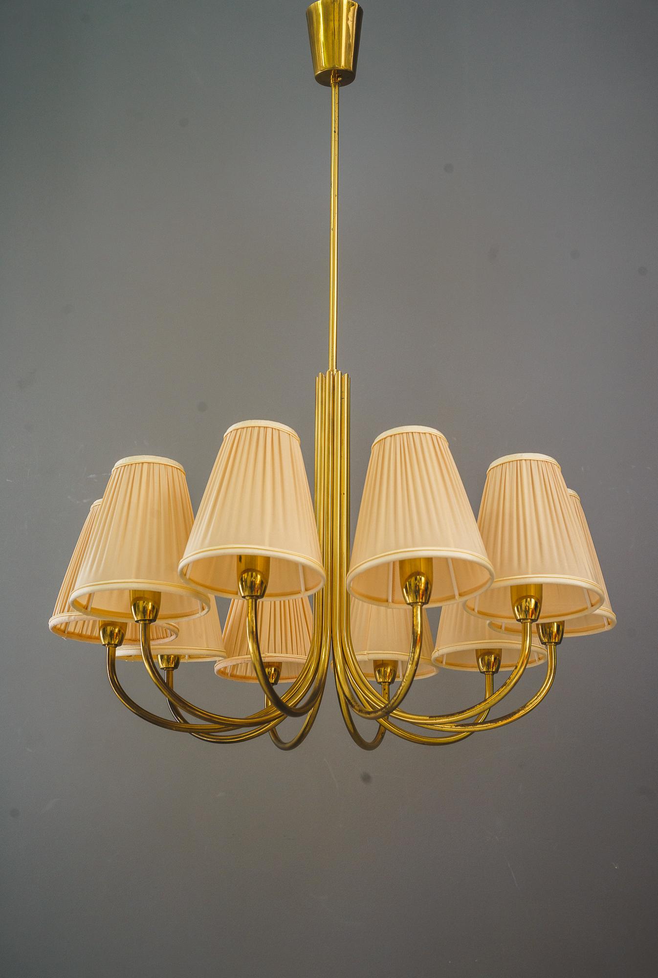 Rupert nikoll chandelier with new fabric shades vienna around 1960s In Good Condition For Sale In Wien, AT