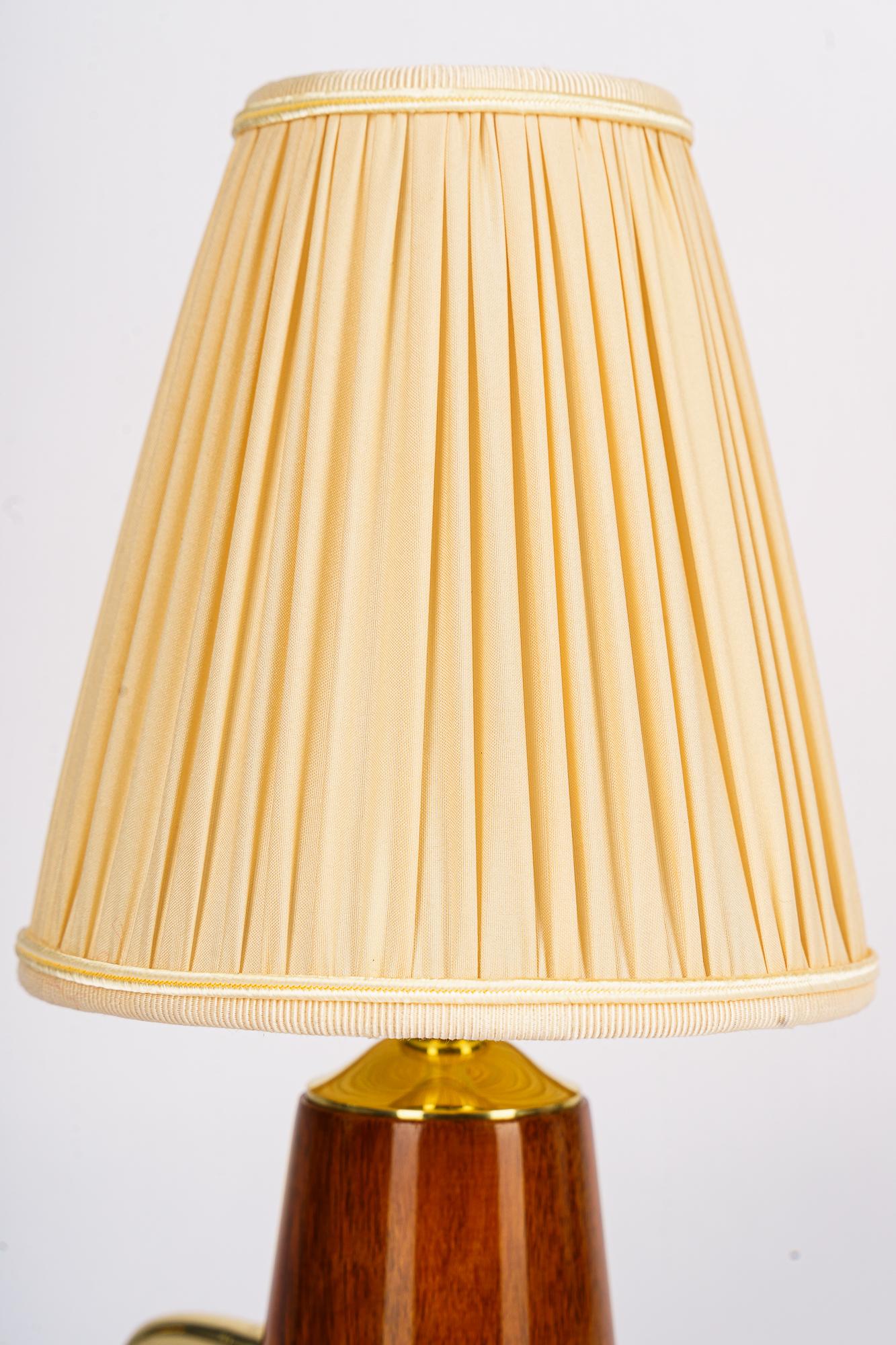 Rupert nikoll cherry wood table lamp with fabric shade vienna around 1950s In Good Condition For Sale In Wien, AT