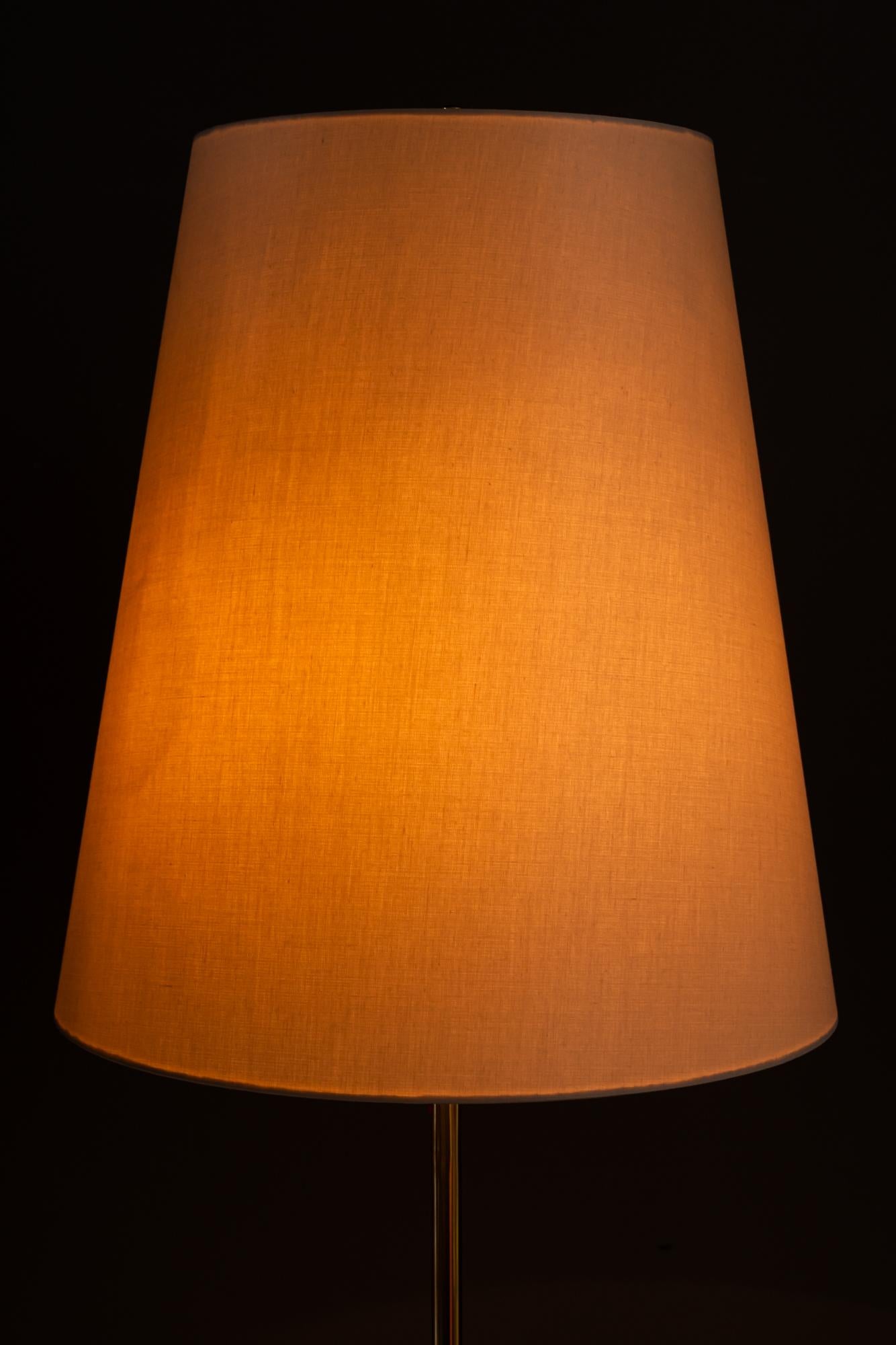 Lámpara de pie Rupert Nikoll con pantalla de tela viena años 50 aproximadamente en venta 8