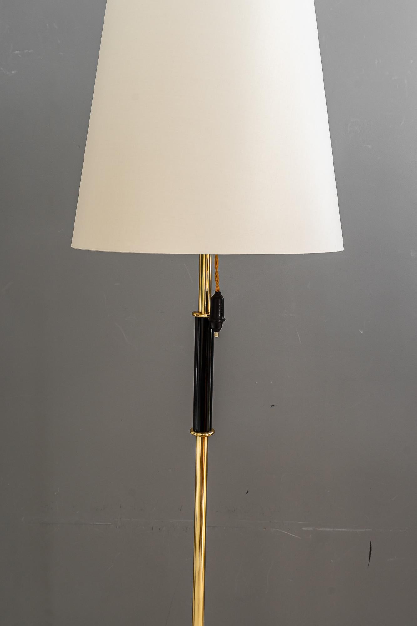 Mid-Century Modern Rupert Nikoll Lampadaire avec abat-jour en tissu vienne vers 1950 en vente