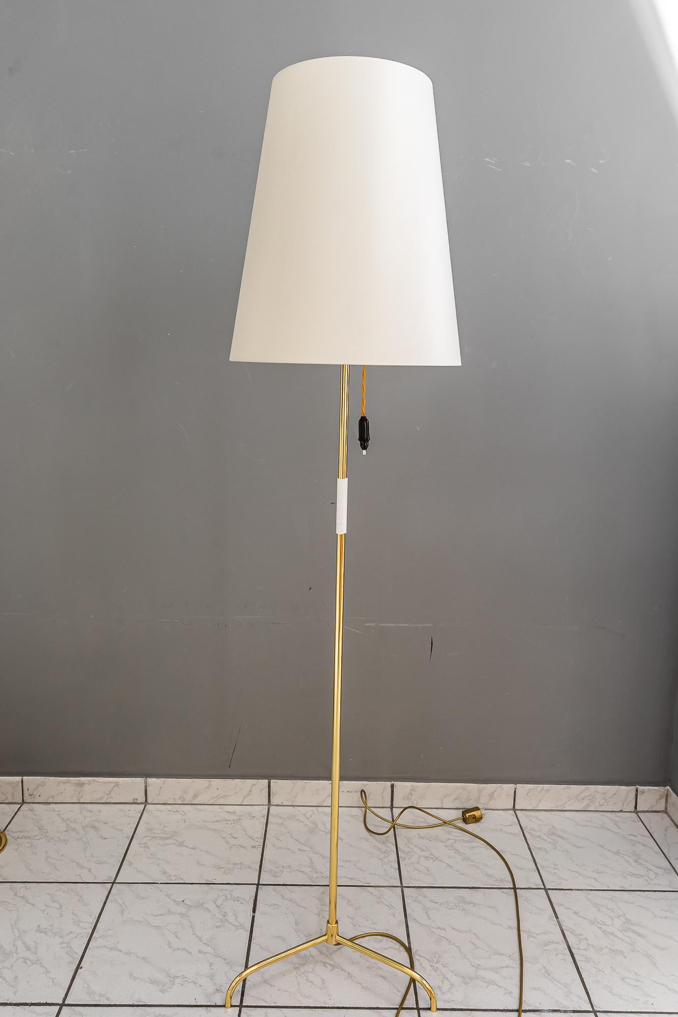 Autrichien Rupert Nikoll Lampadaire avec abat-jour en tissu vienne vers 1950 en vente