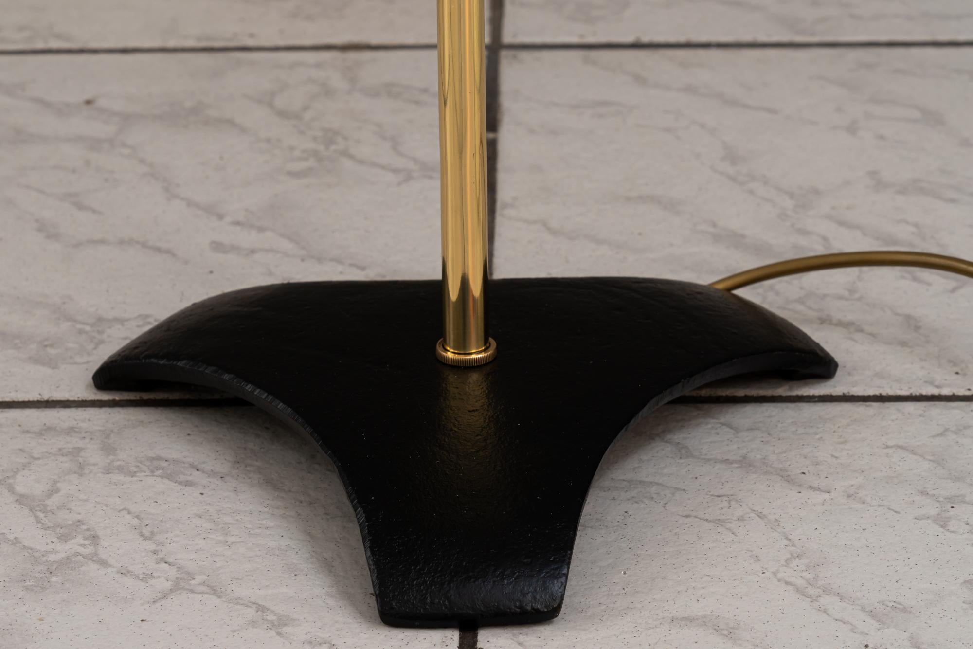 Lámpara de pie Rupert Nikoll con pantalla de tela viena años 50 aproximadamente mediados del siglo XX en venta