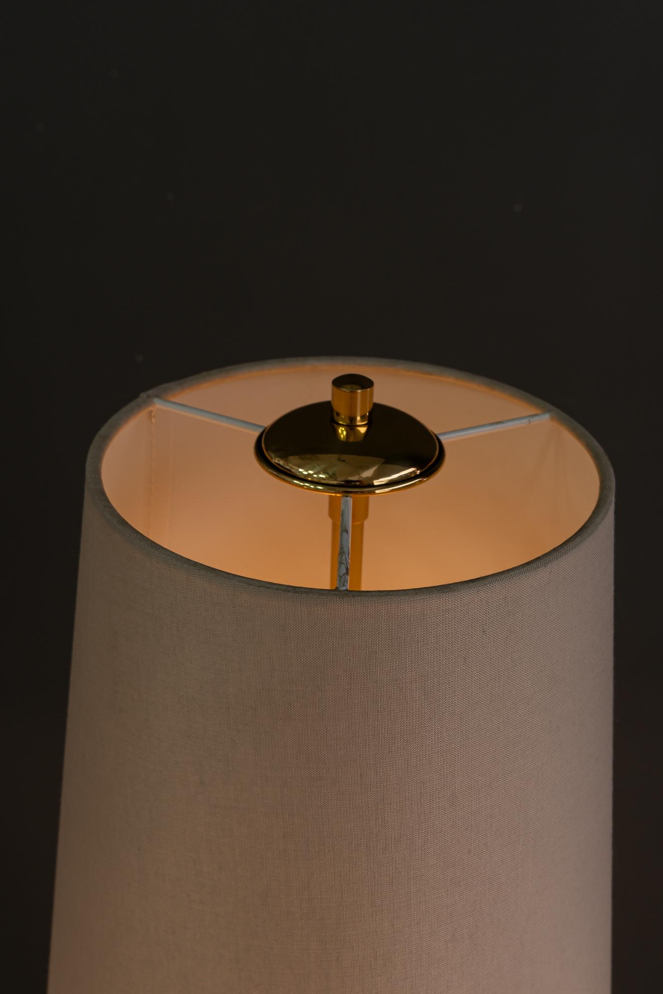 Rupert Nikoll Lámpara de pie con pantalla de tela viena años 1960 aproximadamente en venta 3