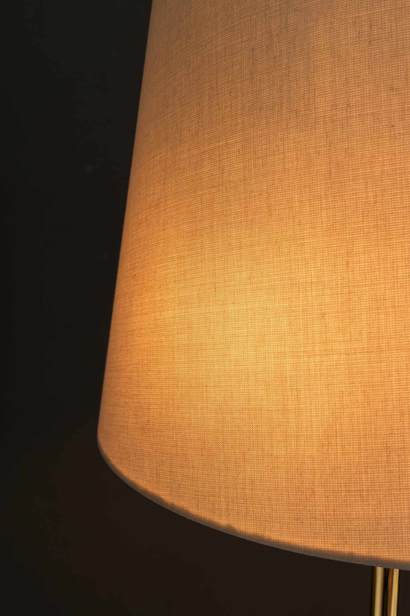 Rupert Nikoll Lámpara de pie con pantalla de tela viena años 1960 aproximadamente en venta 4