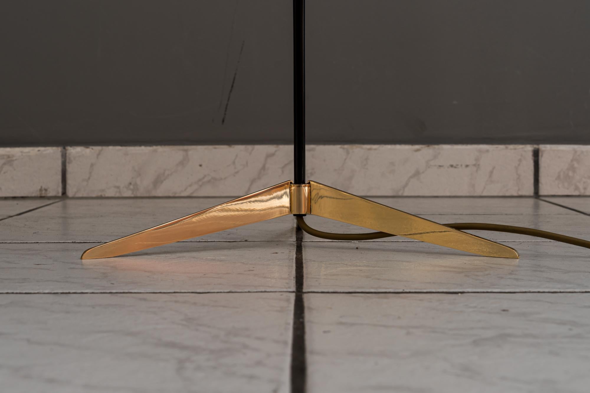 Rupert Nikoll Lámpara de pie con pantalla de tela viena años 1960 aproximadamente en venta 6