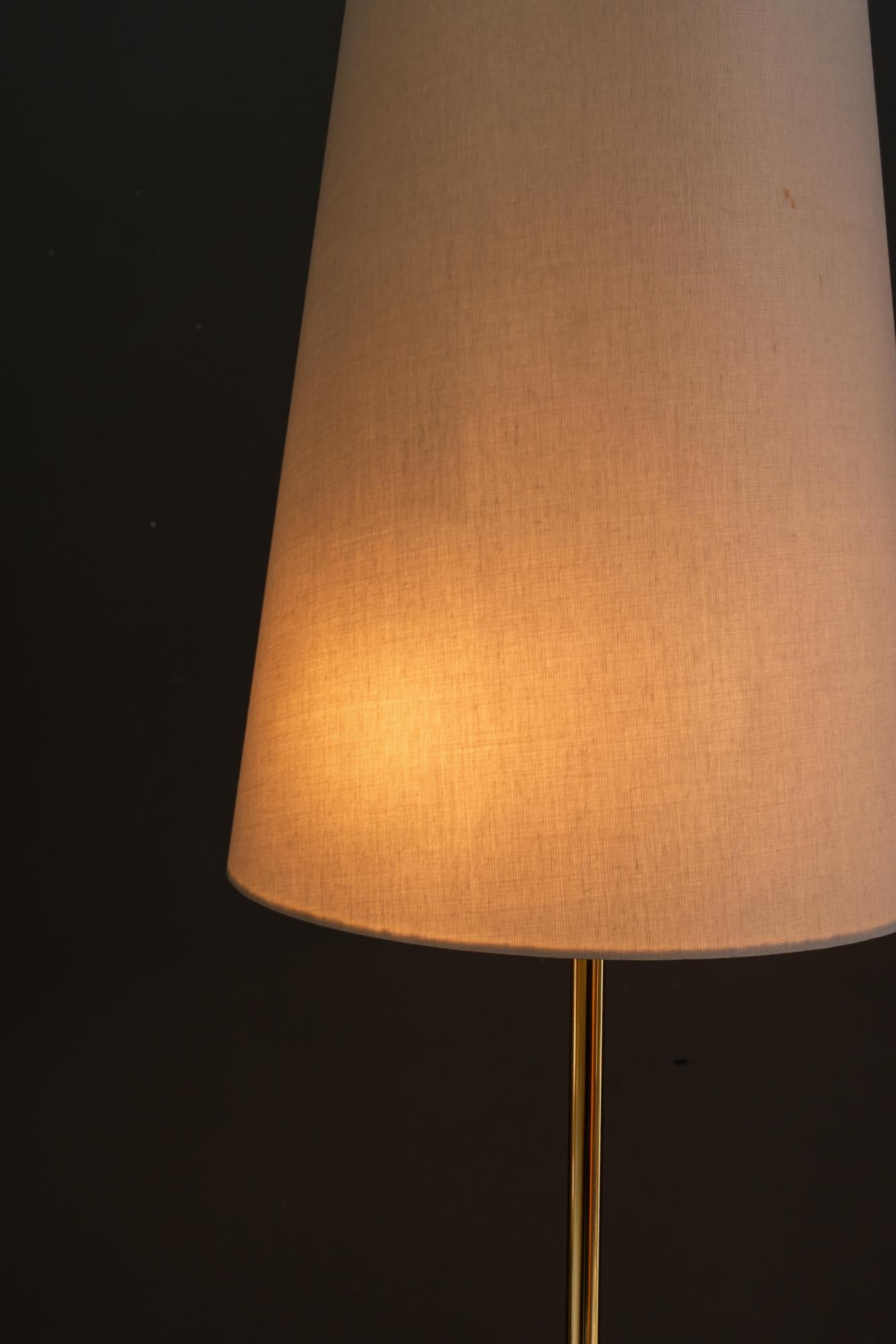Rupert Nikoll Lámpara de pie con pantalla de tela viena años 1960 aproximadamente en venta 1