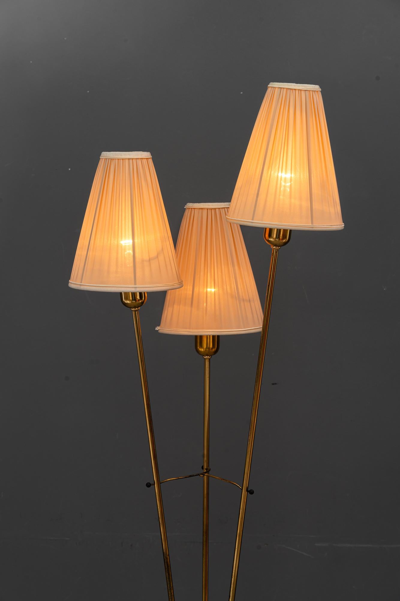 Rupert Nikoll Stehleuchte mit Stoffschirmen wien um 1960er im Angebot 4
