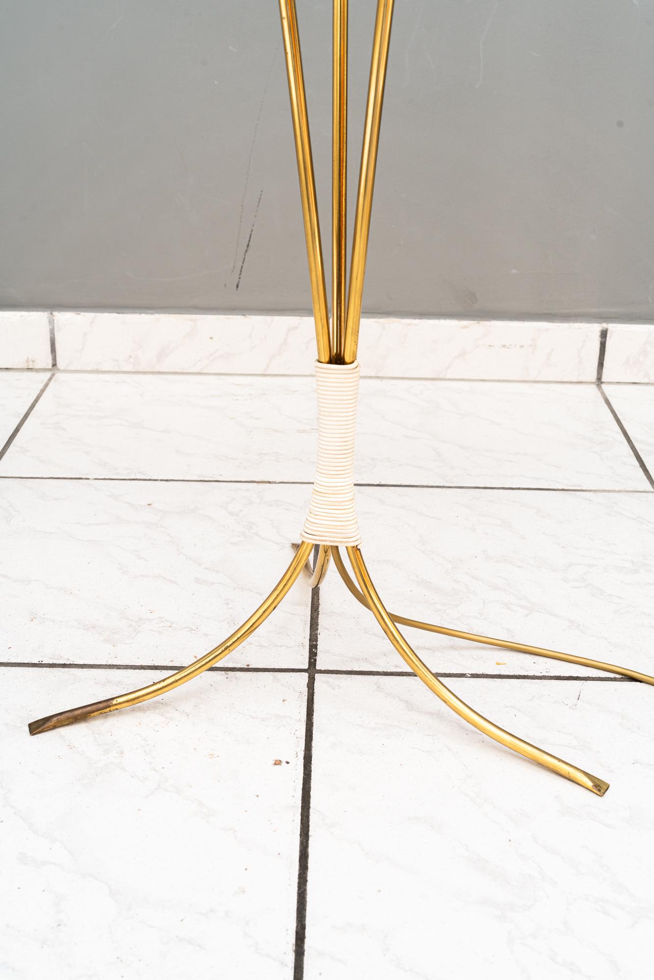 Rupert Nikoll Stehleuchte mit Stoffschirmen wien um 1960er (Mitte des 20. Jahrhunderts) im Angebot