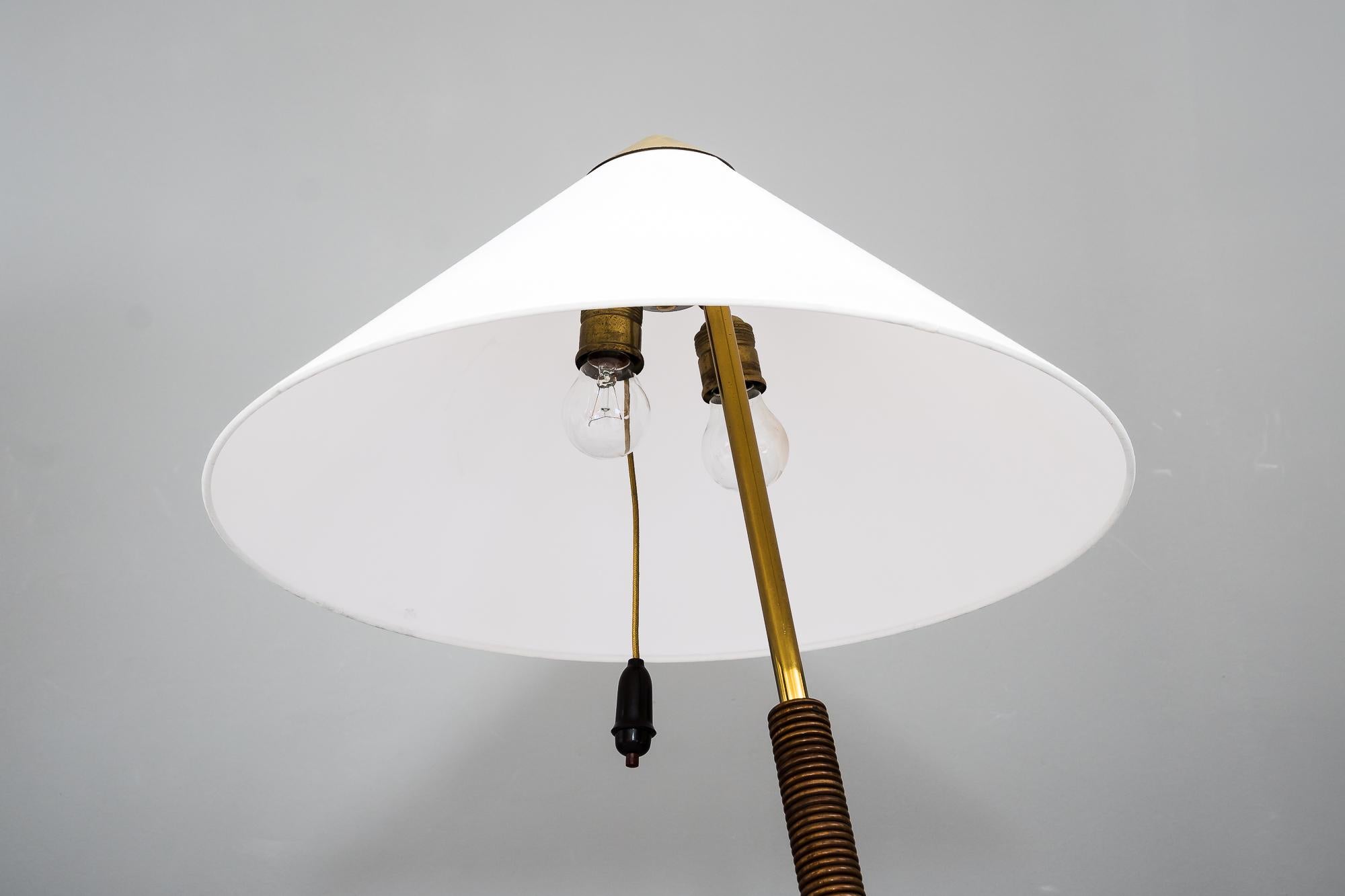 Rupert Nikoll Stehlampe mit Holzgriff, ca. 1950er Jahre im Angebot 3