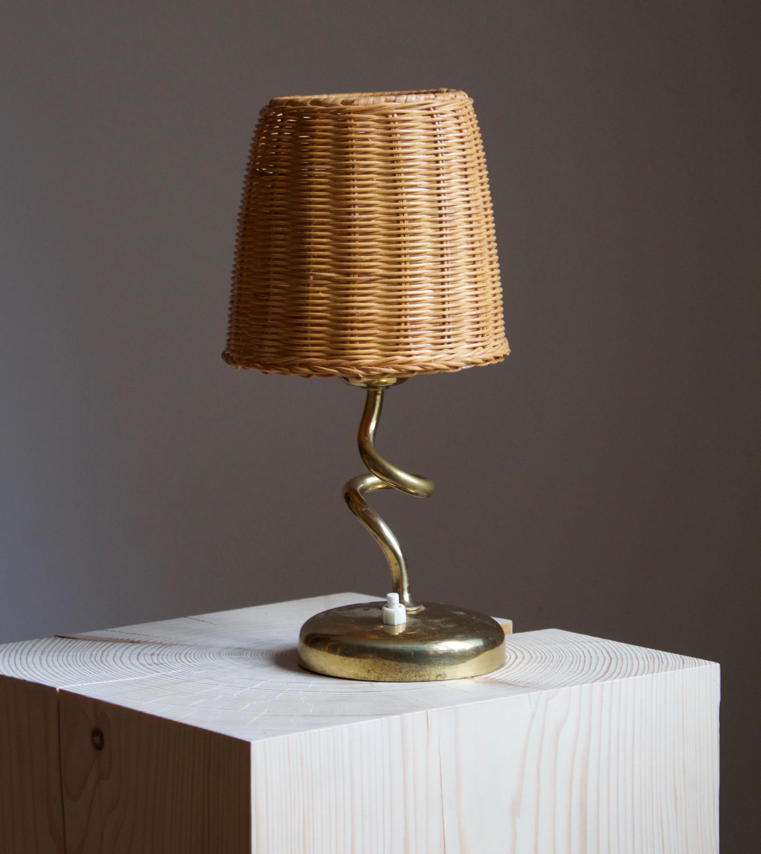 Mid-Century Modern Rupert Nikoll, Freeform Table Lamp, Brass, Rattan, Austria, 1950