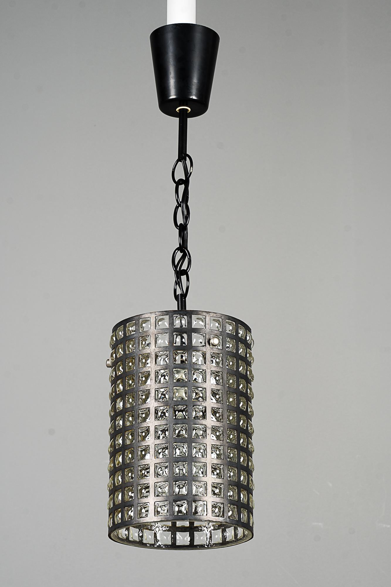Rupert nikoll pendant, Vienna, 1960s.
Painted metal and glass
Original condition.