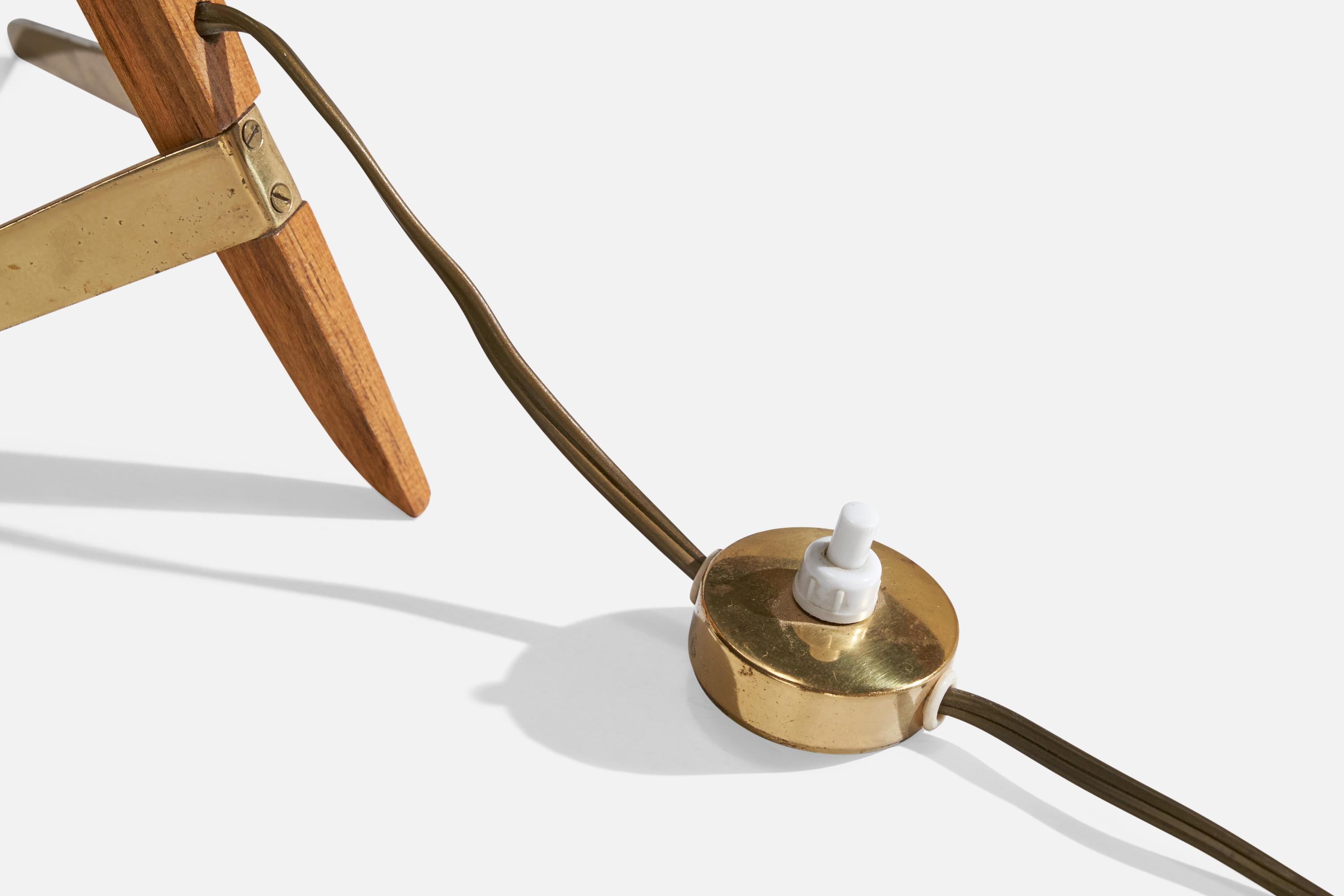 Autrichien Rupert Nikoll, lampe de table, noyer, laiton. Parchemin, Autriche, années 1950 en vente