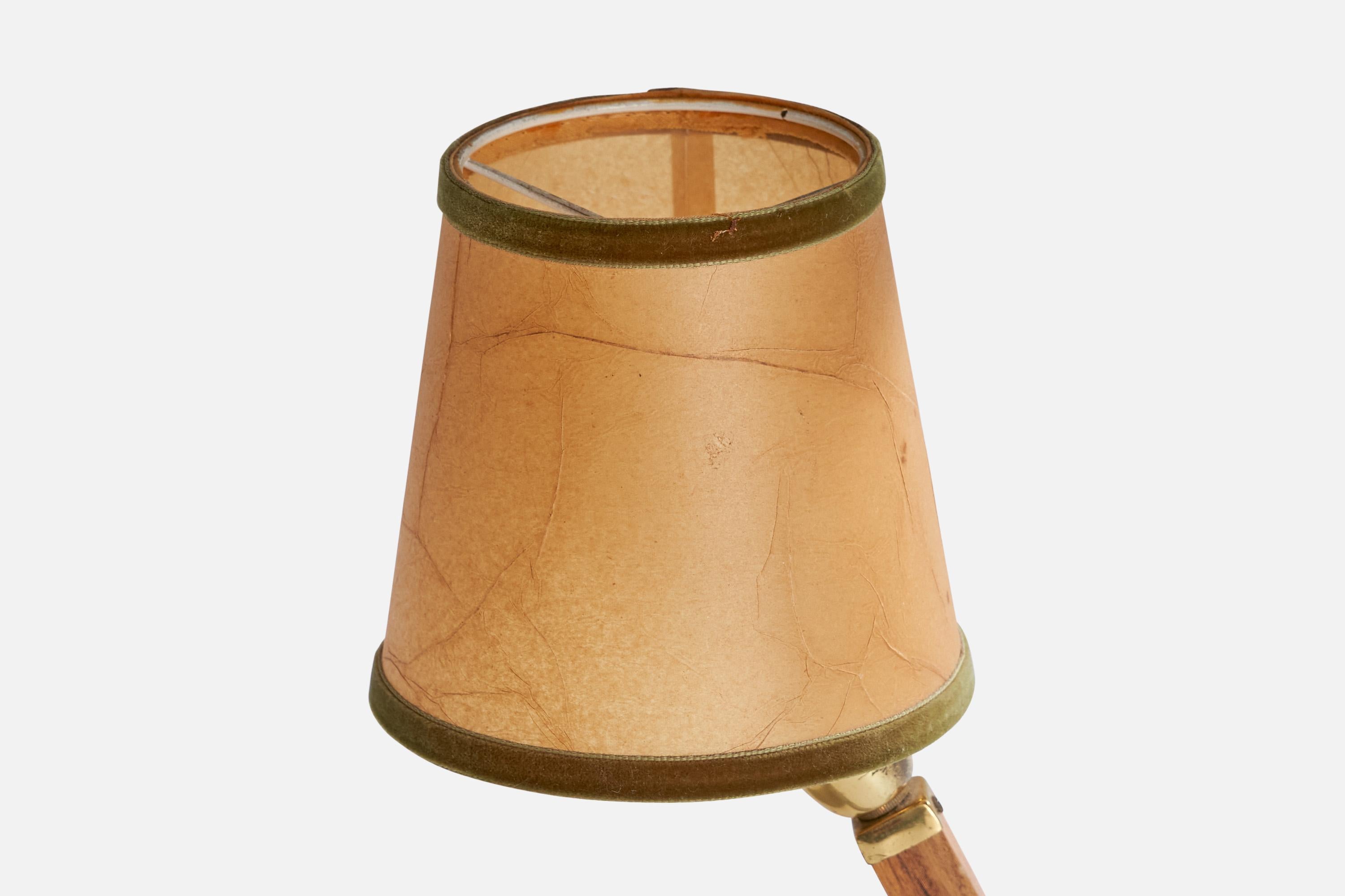 Rupert Nikoll, lampe de table, noyer, laiton. Parchemin, Autriche, années 1950 en vente 2