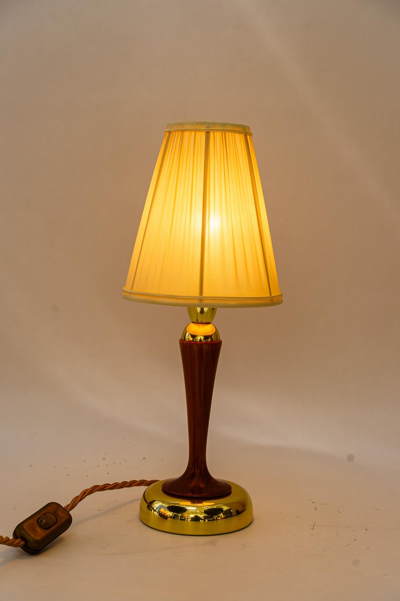 Rupert Nikoll table lamp with cherry wood and fabric shade vienna around 1950s In Good Condition For Sale In Wien, AT