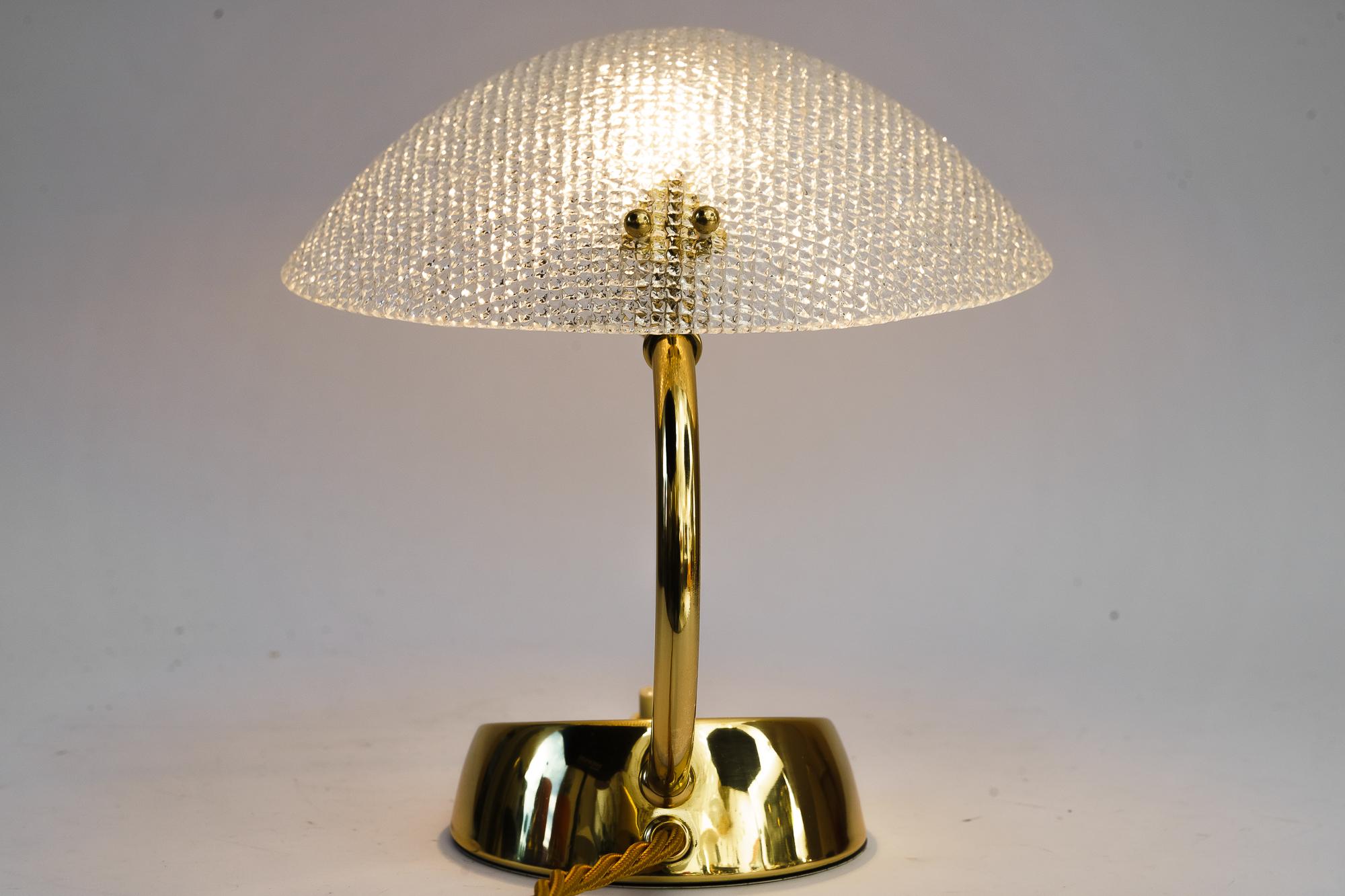 Rupert Nikoll tischlampe mit schirm aus lucit wien um 1960s im Angebot 3