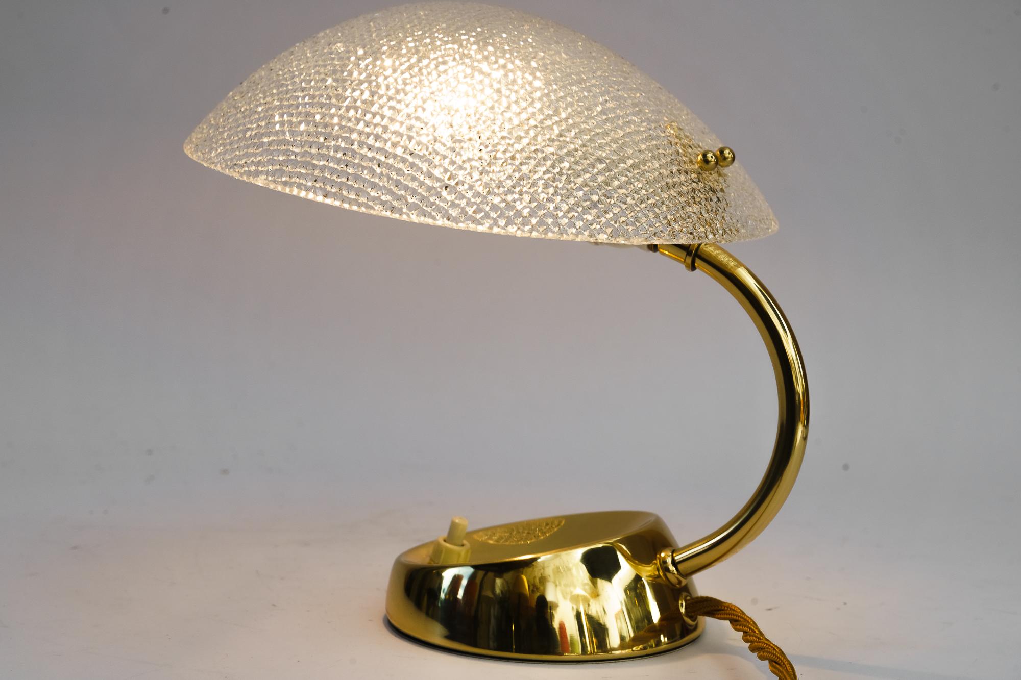 Rupert Nikoll tischlampe mit schirm aus lucit wien um 1960s im Angebot 4
