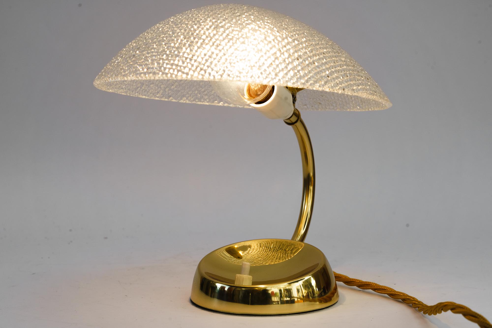 Rupert Nikoll tischlampe mit schirm aus lucit wien um 1960s im Angebot 5