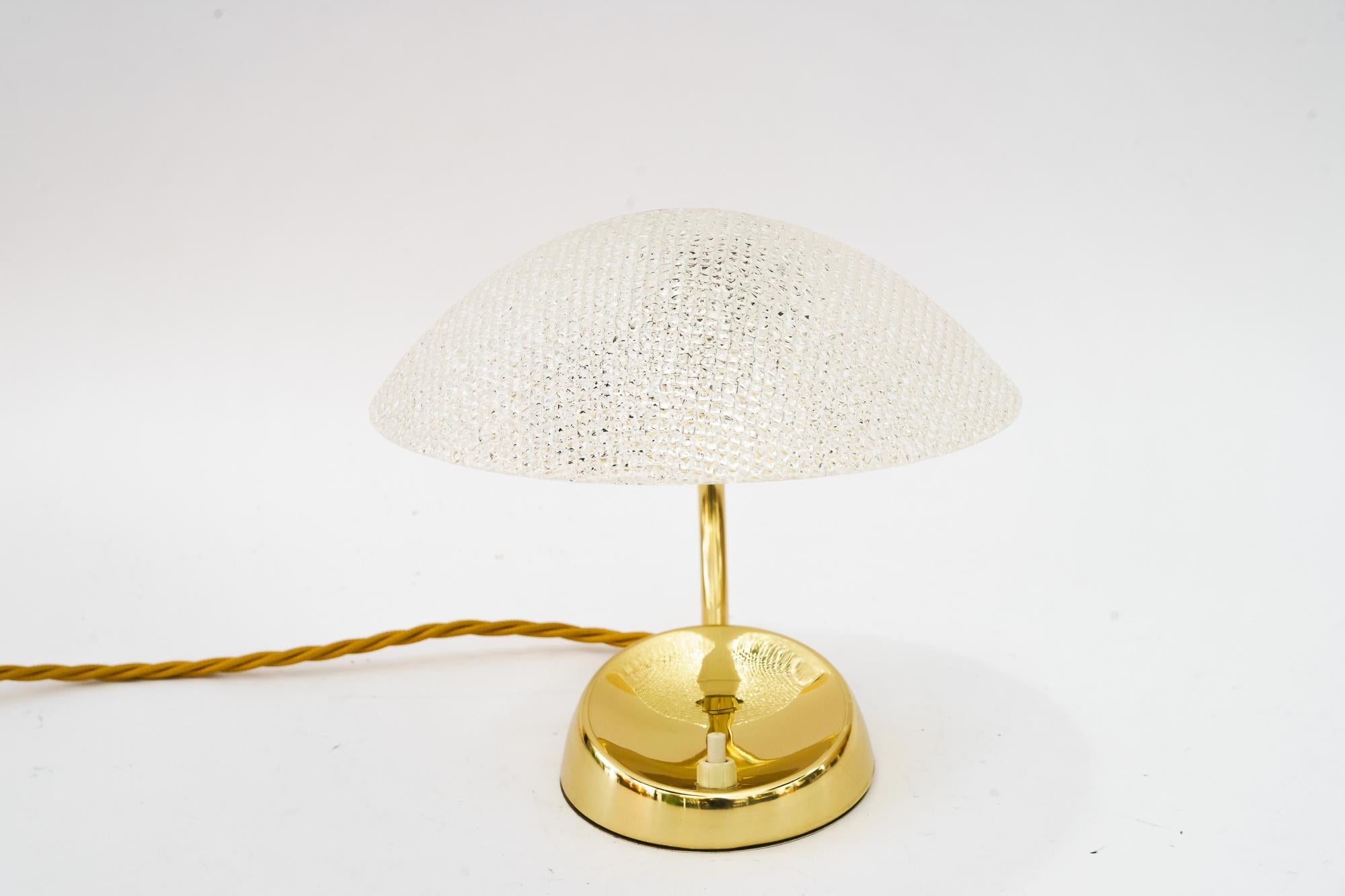 Rupert Nikoll tischlampe mit schirm aus lucit wien um 1960s im Zustand „Gut“ im Angebot in Wien, AT