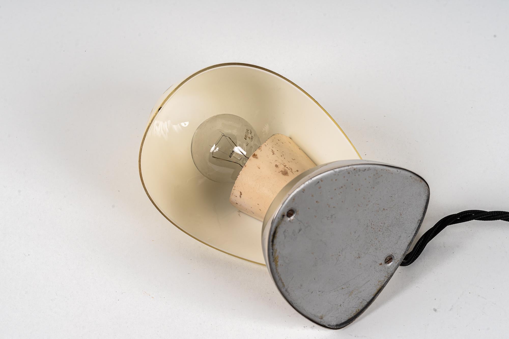 Rupert Nikoll Tischlampe mit Original-Glasschirm, Wien, um 1960 im Angebot 9