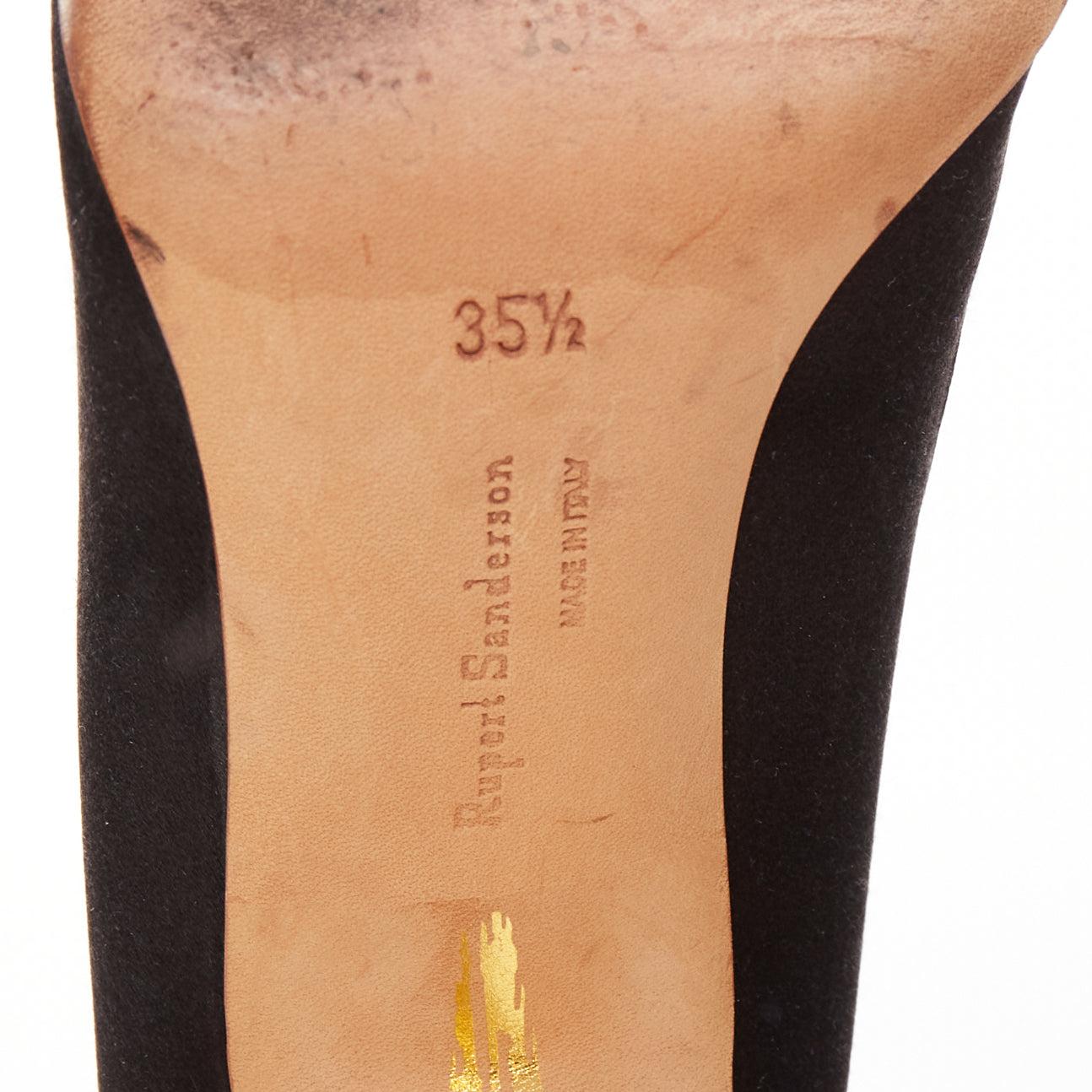 RUPERT SANDERSON Or satin noir peinture or boucle escarpins à talons EU35.5 en vente 5