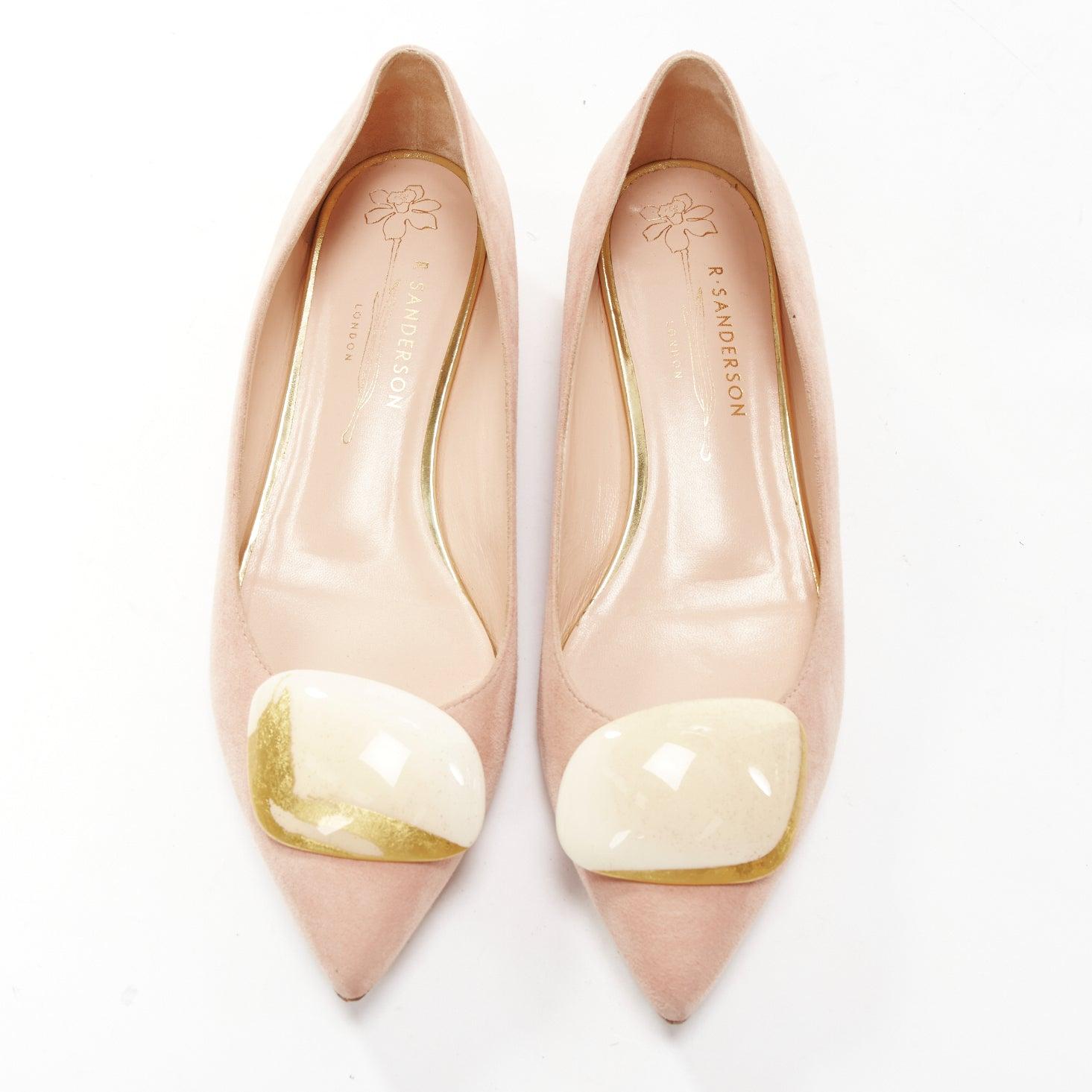 RUPERT SANDERSON pink blush suede nude gold buckles pointy flats EU37
Reference: KYCG/A00046
Brand: Rupert Sanderson
Material: Suede
Color: Pink, Nude
Pattern: Solid
Closure: Slip On
Lining: Nude Leather
Extra Details: Gold textured heel.
Made in: