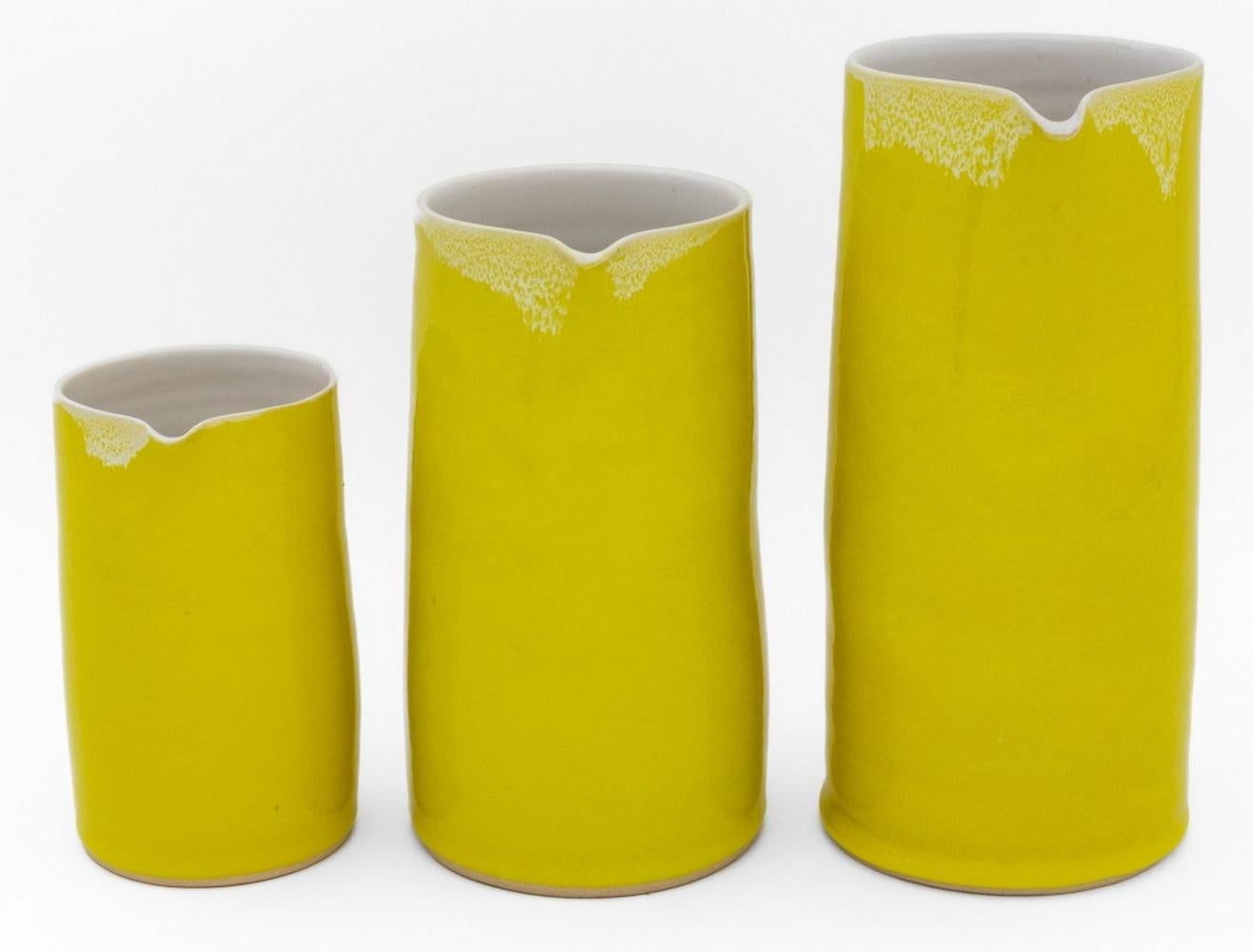 Européen Pichets Rupert Spira en grès émaillé jaune, 3 en vente