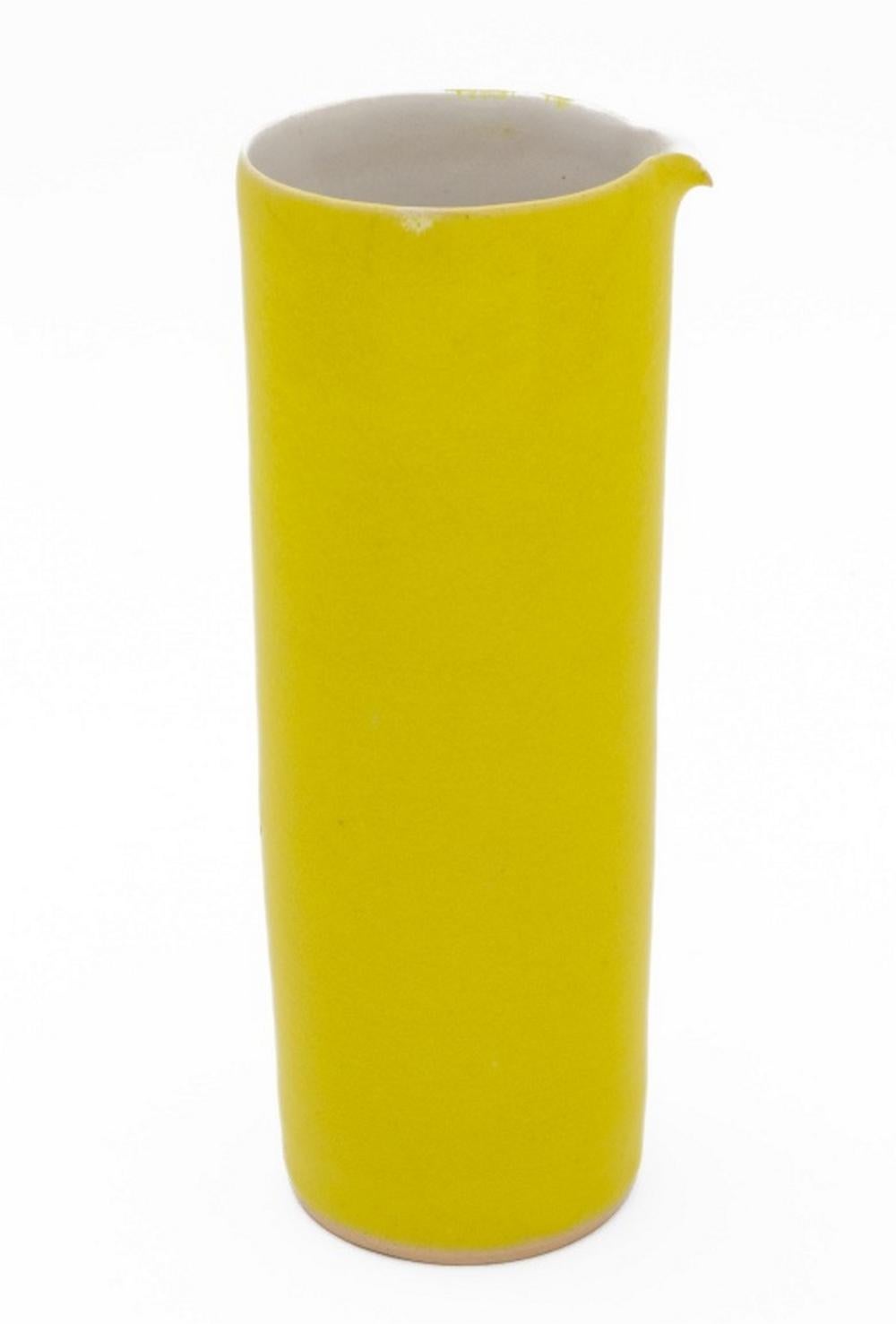 Grès Ensemble Sake Rupert Spira en grès émaillé jaune, 7 en vente