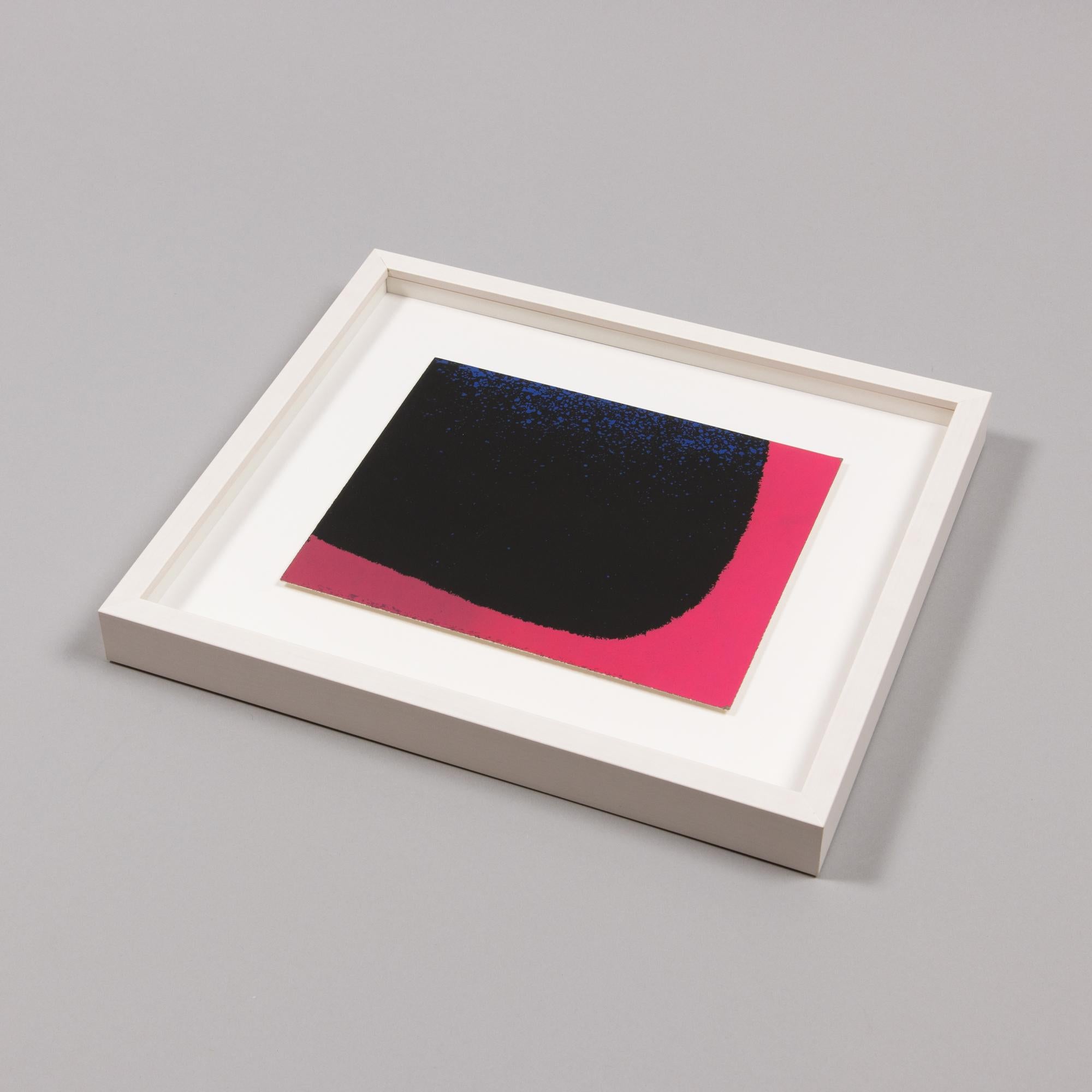 Rupprecht Geiger, Azul-negro y rojo azulado - Arte abstracto, Impresión firmada en venta 3