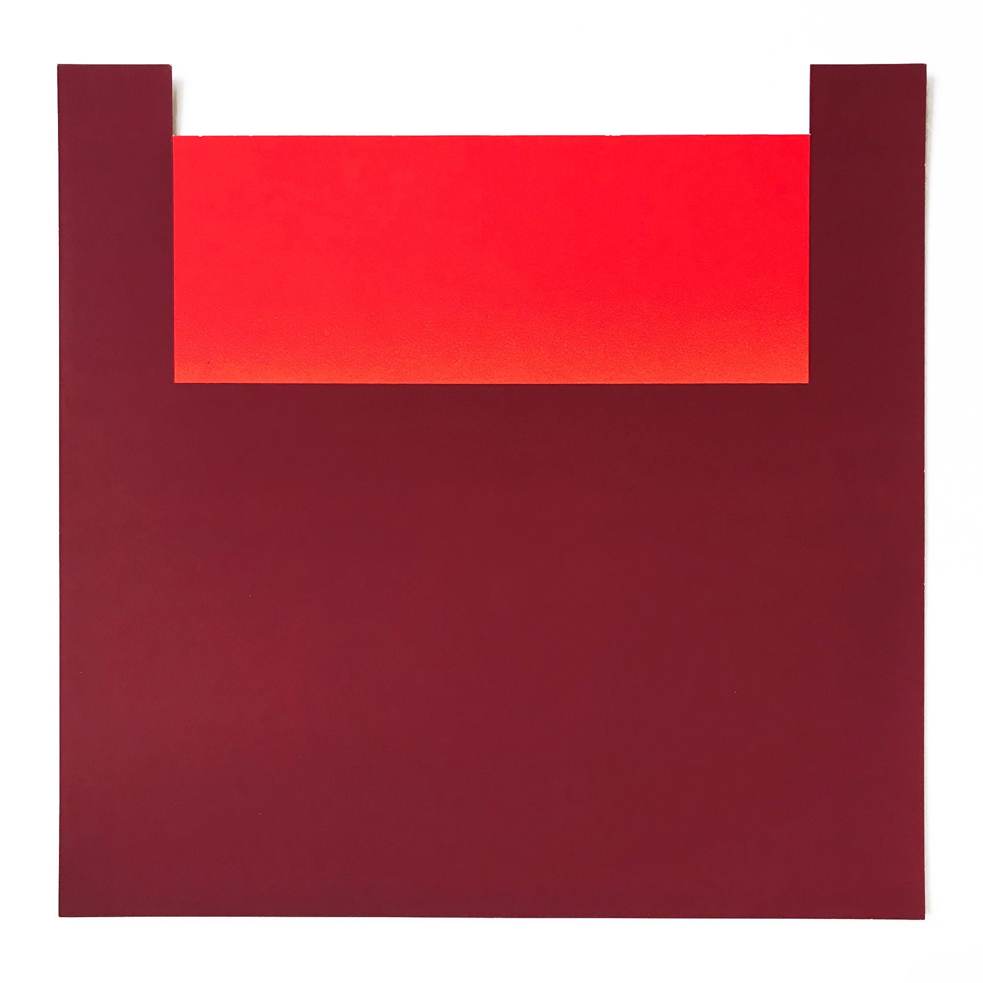 Rupprecht Geiger (1908 - Munich - 2009)
Warm Reds (n° 11 de all die roten farben), 1981
Support : Sérigraphie sur 270g  carton
Dimensions : 39,5 x 40 cm
Dimensions du cadre : 46,1 x 46,6 cm
Édition de 100 + XX : signée à la main au crayon, au