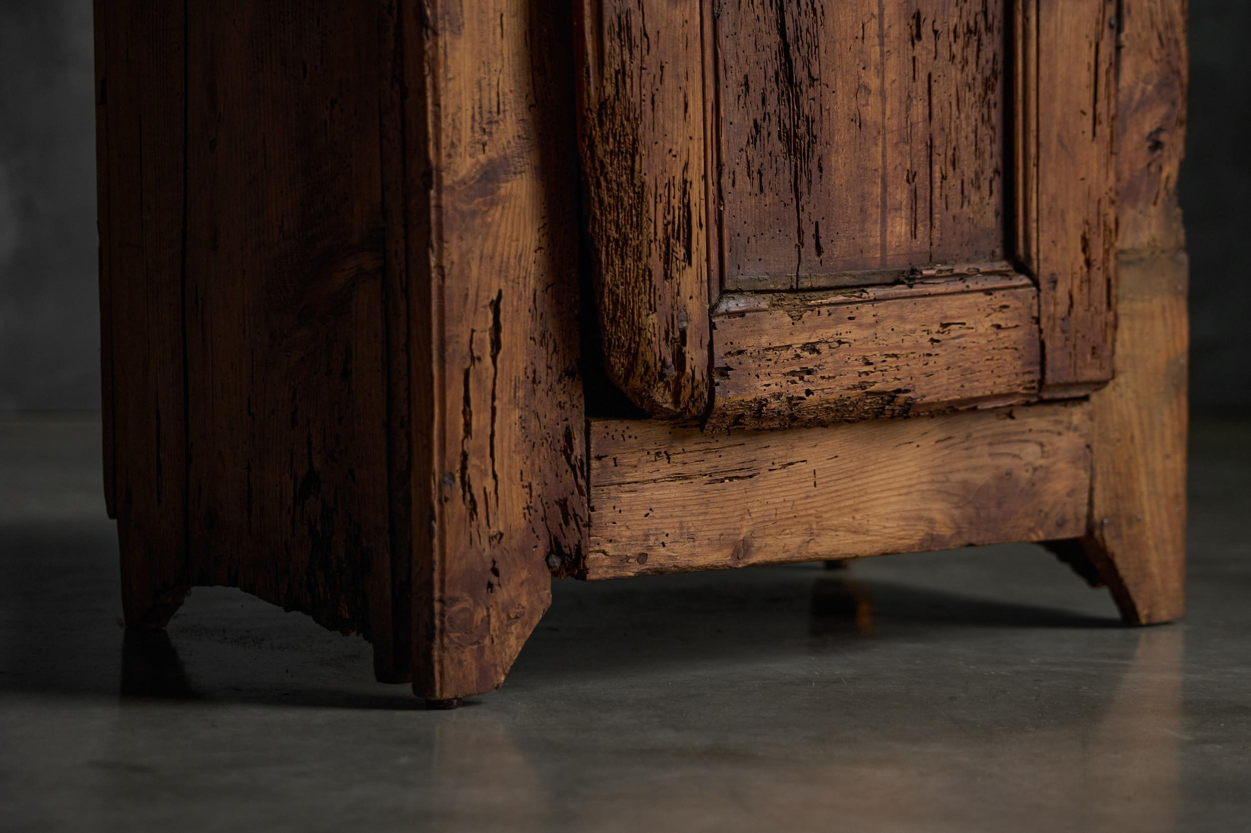 Armario rural alpino, Francia, S. XIX Francés en venta