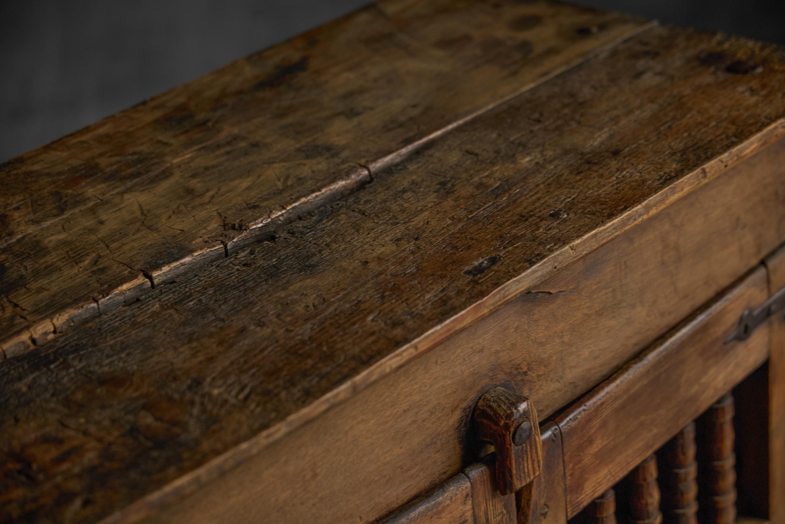 Rustique Armoire à provisions Art Populaire Rural, Espagne, 19ème siècle en vente