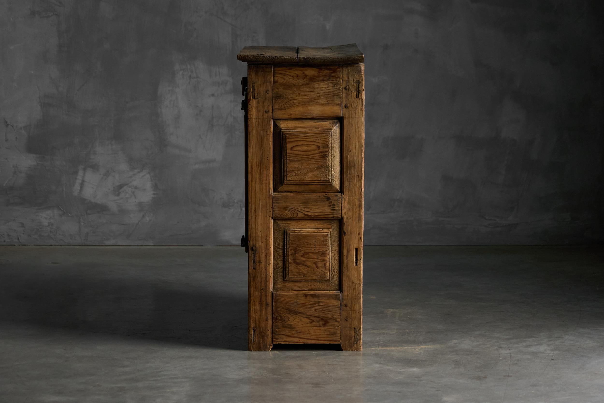XIXe siècle Armoire à provisions Art Populaire Rural, Espagne, 19ème siècle en vente
