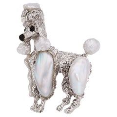 Ruser Broche caniche vintage de oro blanco de 18 quilates con perla de agua dulce y ónix