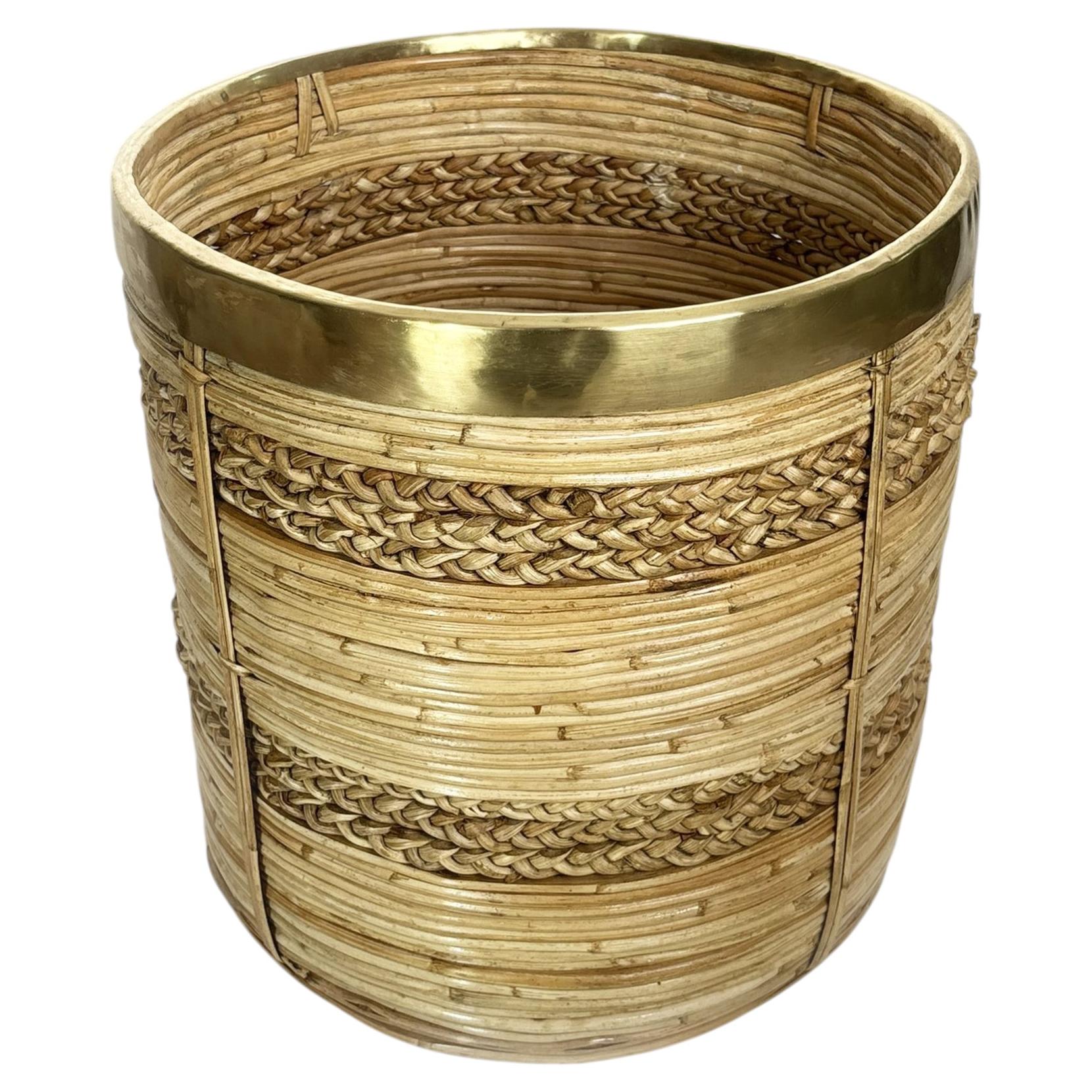 Rush basket, France, French Riviera style, brass band, 1960 For Sale