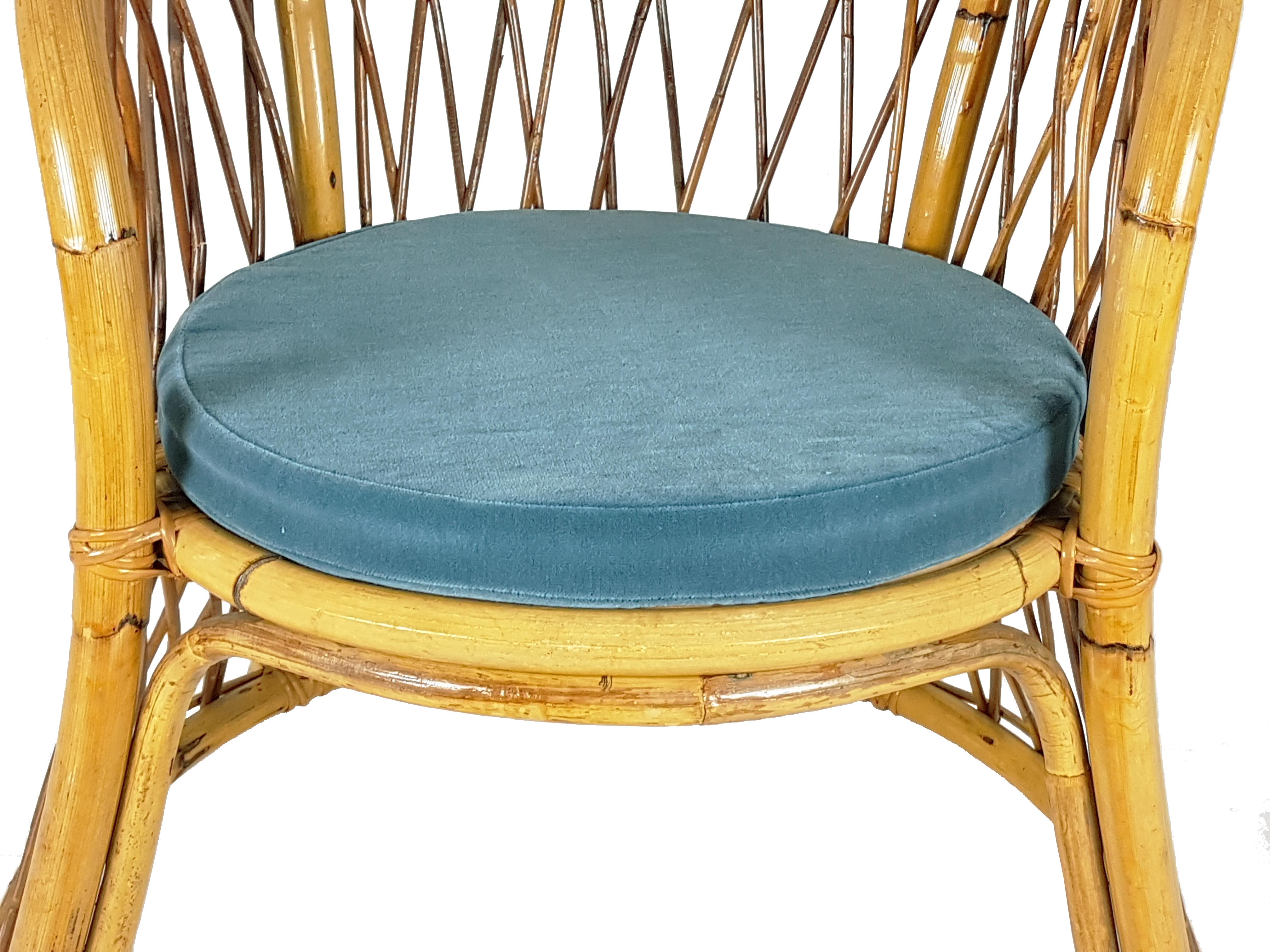 Italian Rush, Rattan and Mid Blue Velvet, 1960s Armchair In Good Condition For Sale In Varese, Lombardia