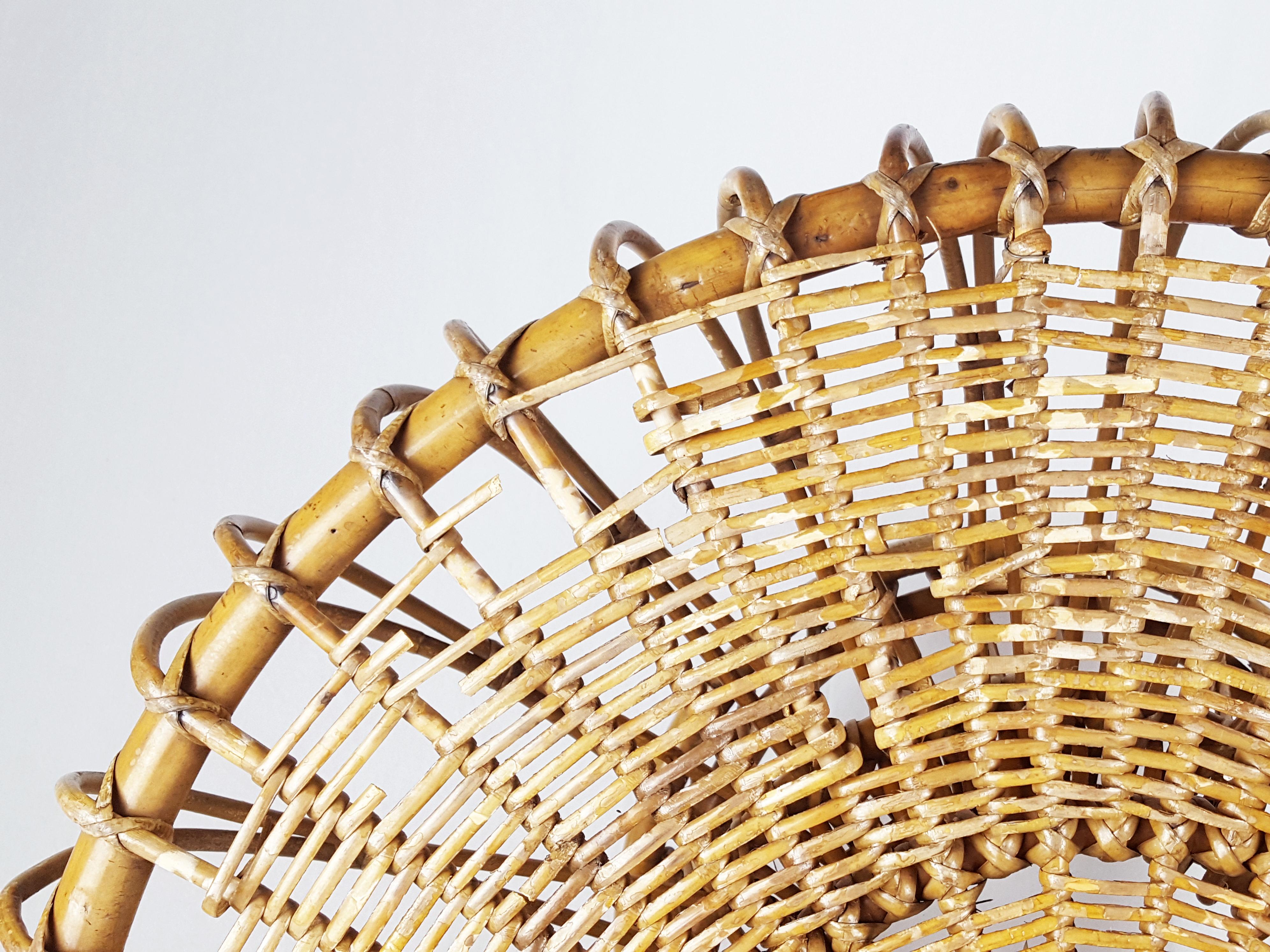 Runder Couchtisch aus Binsen- und Rattan aus der Mitte des Jahrhunderts von Franca Helg für Bonacina, 1955 im Zustand „Gut“ im Angebot in Varese, Lombardia