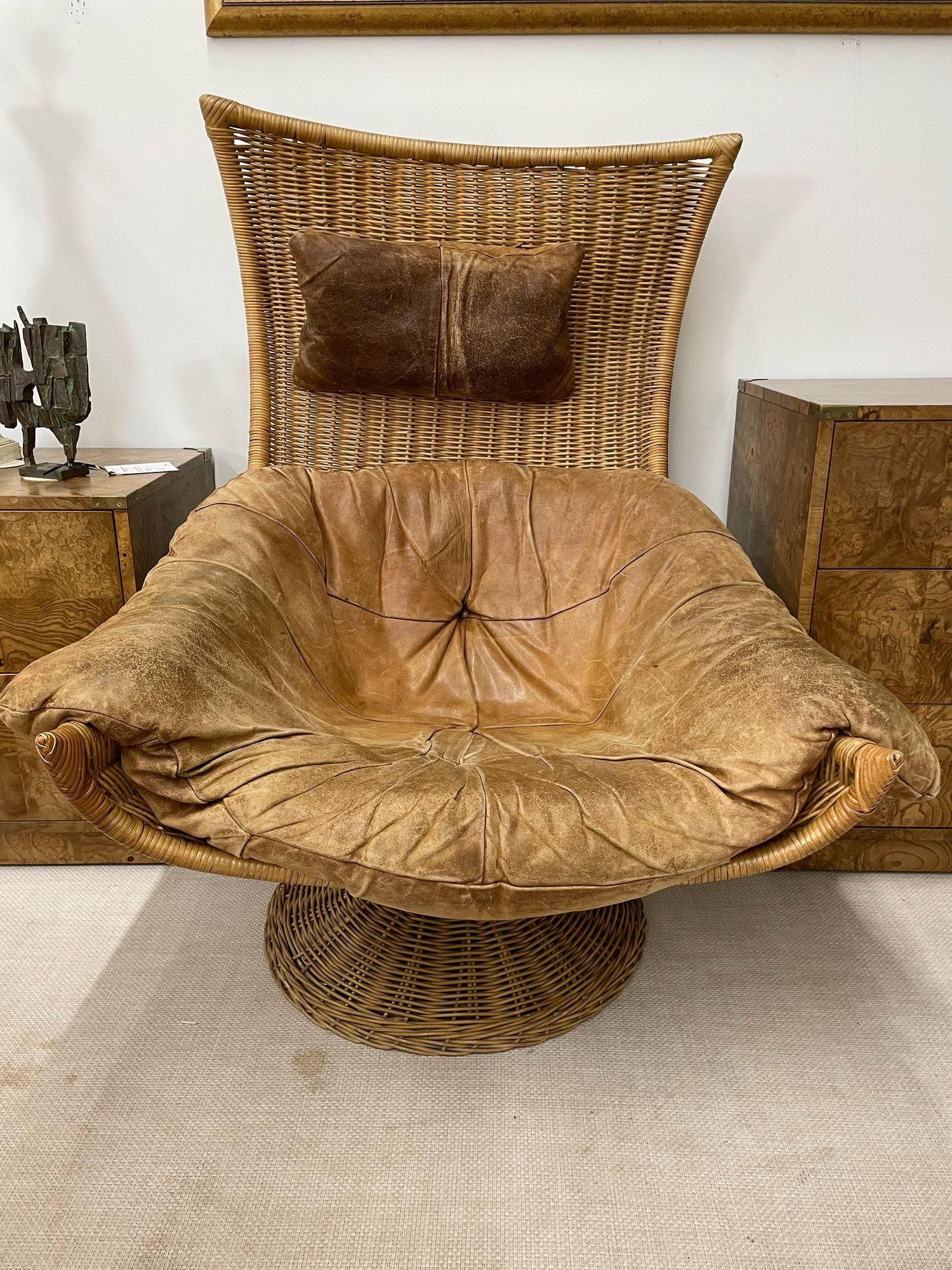 Fauteuil de salon/chaise pivotante en osier avec assise et dossier en jonc, chaise trône, Montis Bon état - En vente à Stamford, CT