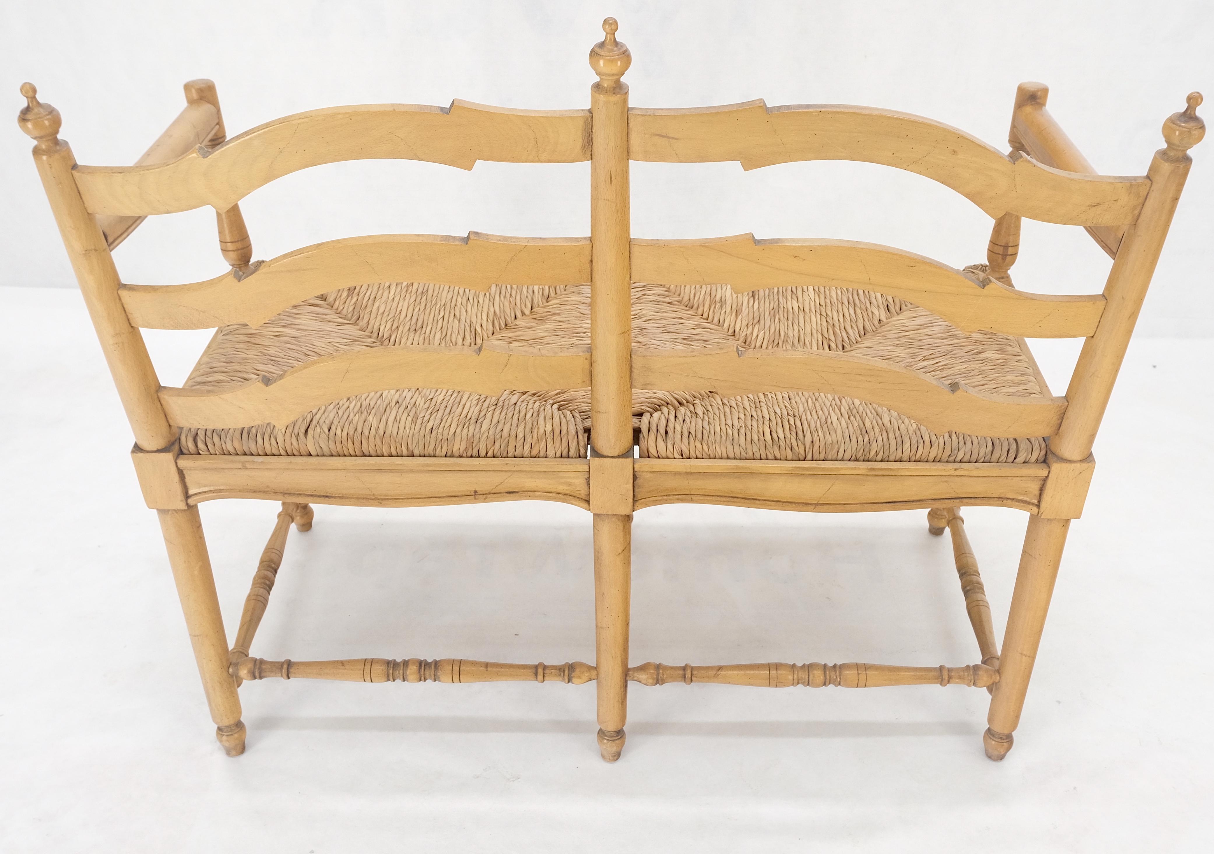Sedile Rush con schienale a scaletta intagliato in acero stile country Divano panca MINT! in vendita 5