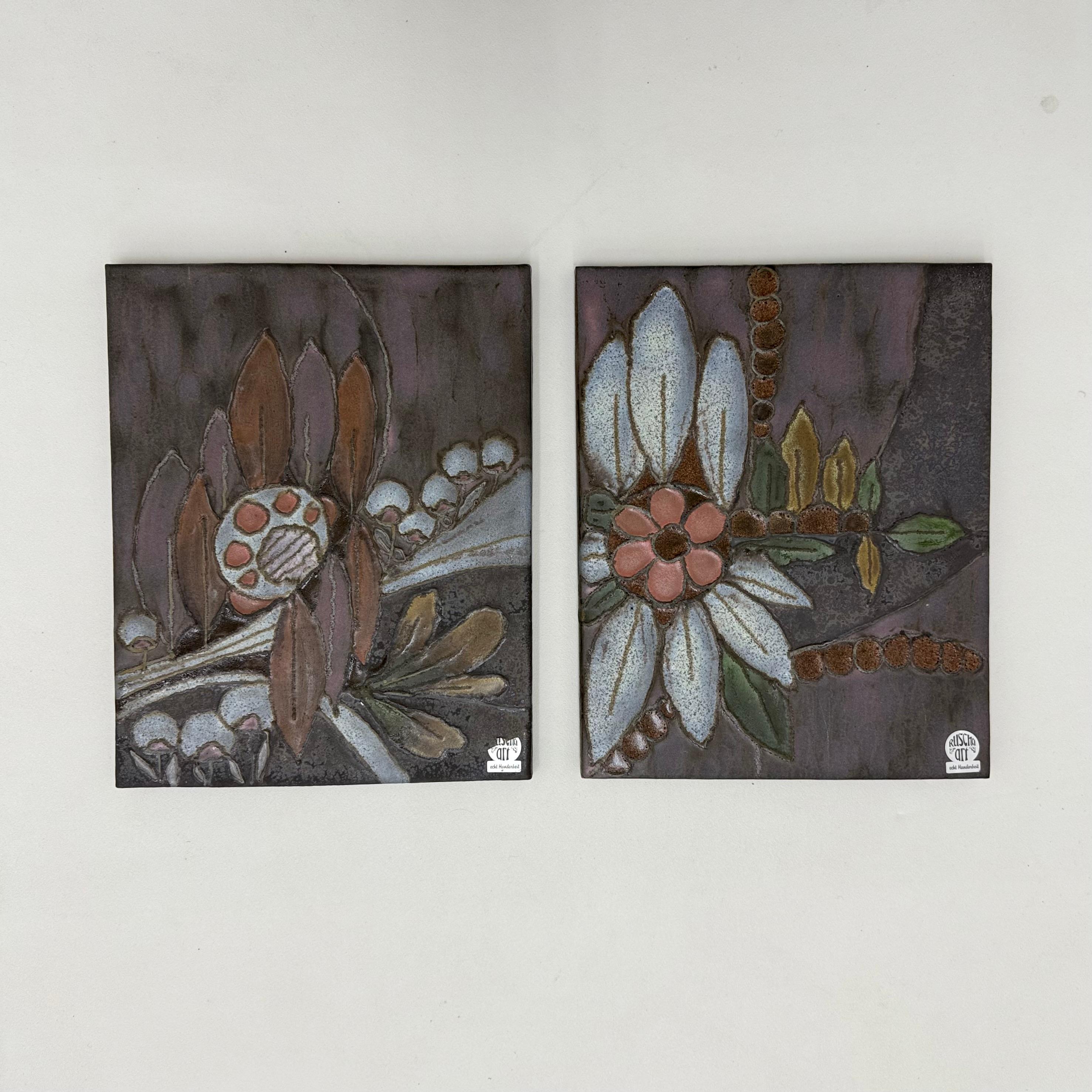 Rusha Handarbeit ceramic floral wall plaques , 1970s For Sale 5