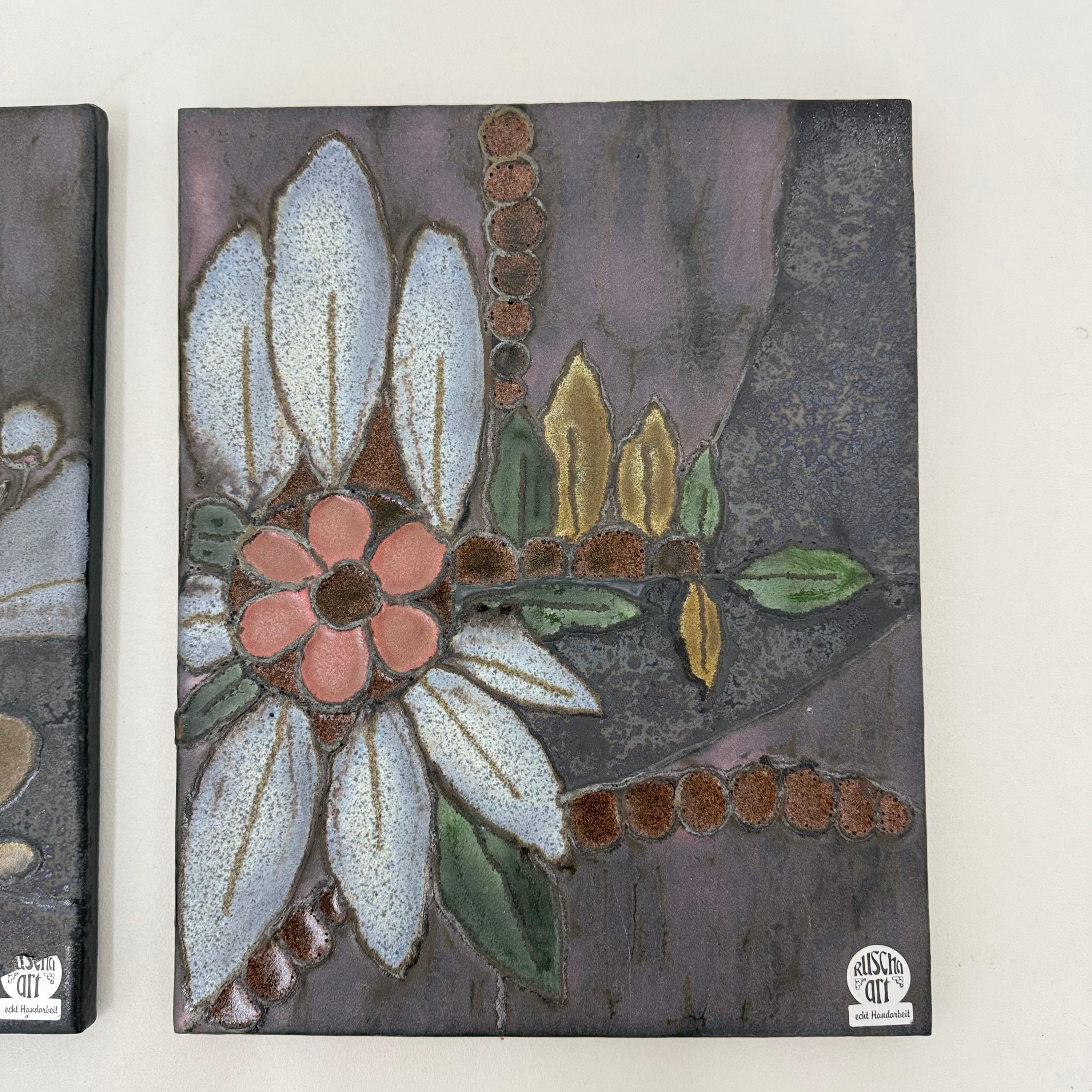 Rusha Handarbeit ceramic floral wall plaques , 1970s For Sale 7