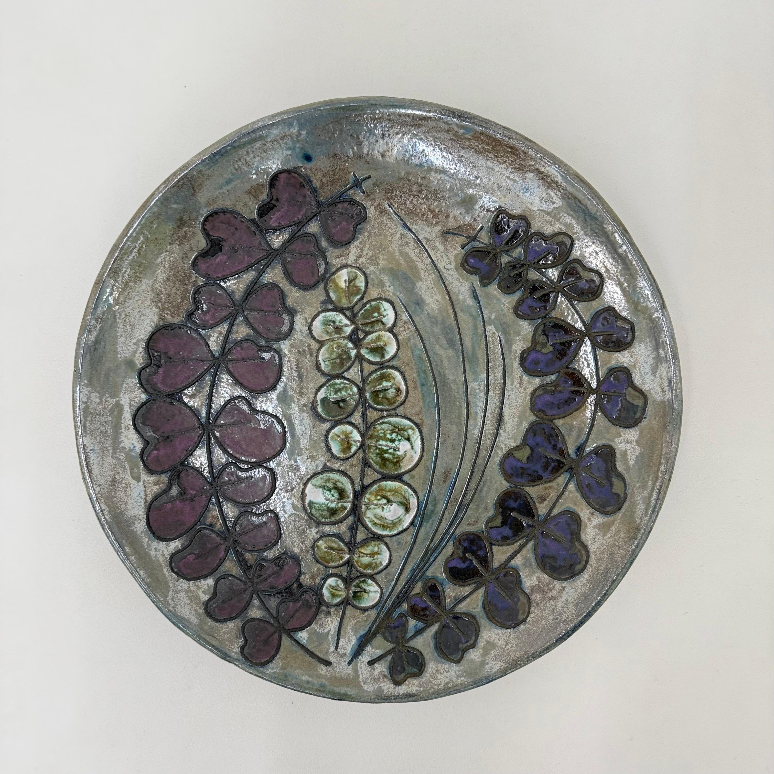 Fine XX secolo Piatto da parete in ceramica Rusha Handarbeit , Germania, anni '70 in vendita