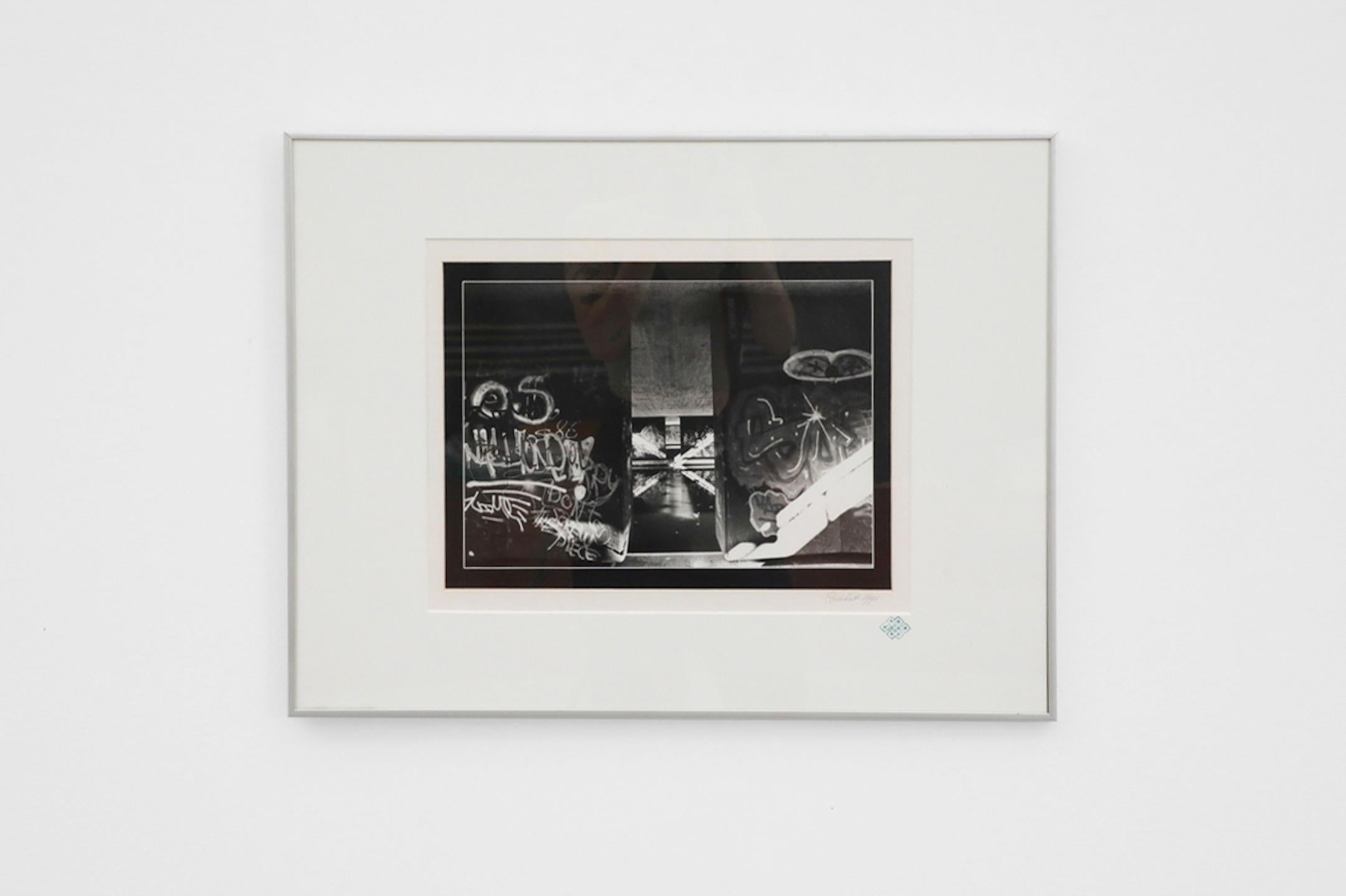 Moderne Impression de photographies graffiti Rushka Teekema dans un cadre en aluminium en vente