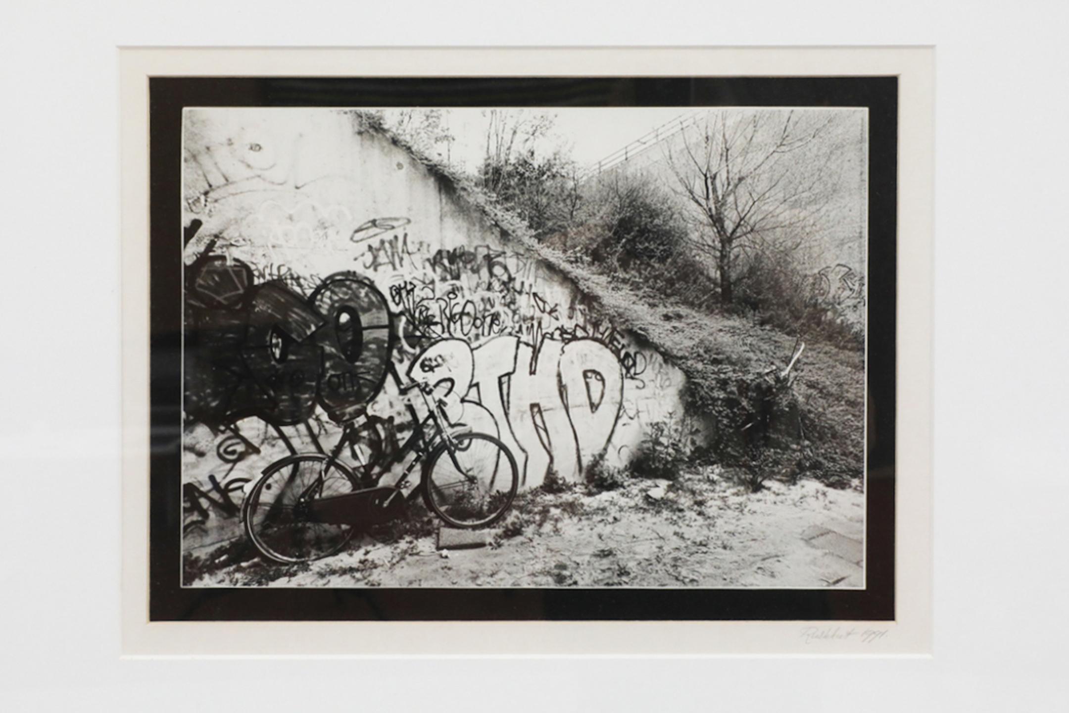 Olandese Rushka Teekema Stampa fotografica di graffiti in cornice di alluminio in vendita