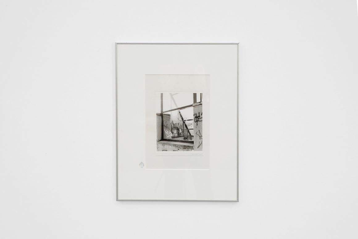 Néerlandais Impression de photographies graffiti Rushka Teekema dans un cadre en aluminium en vente