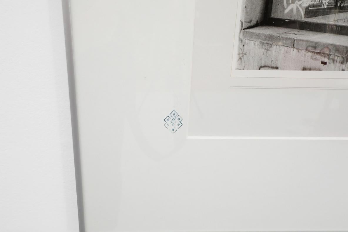 20ième siècle Impression de photographies graffiti Rushka Teekema dans un cadre en aluminium en vente