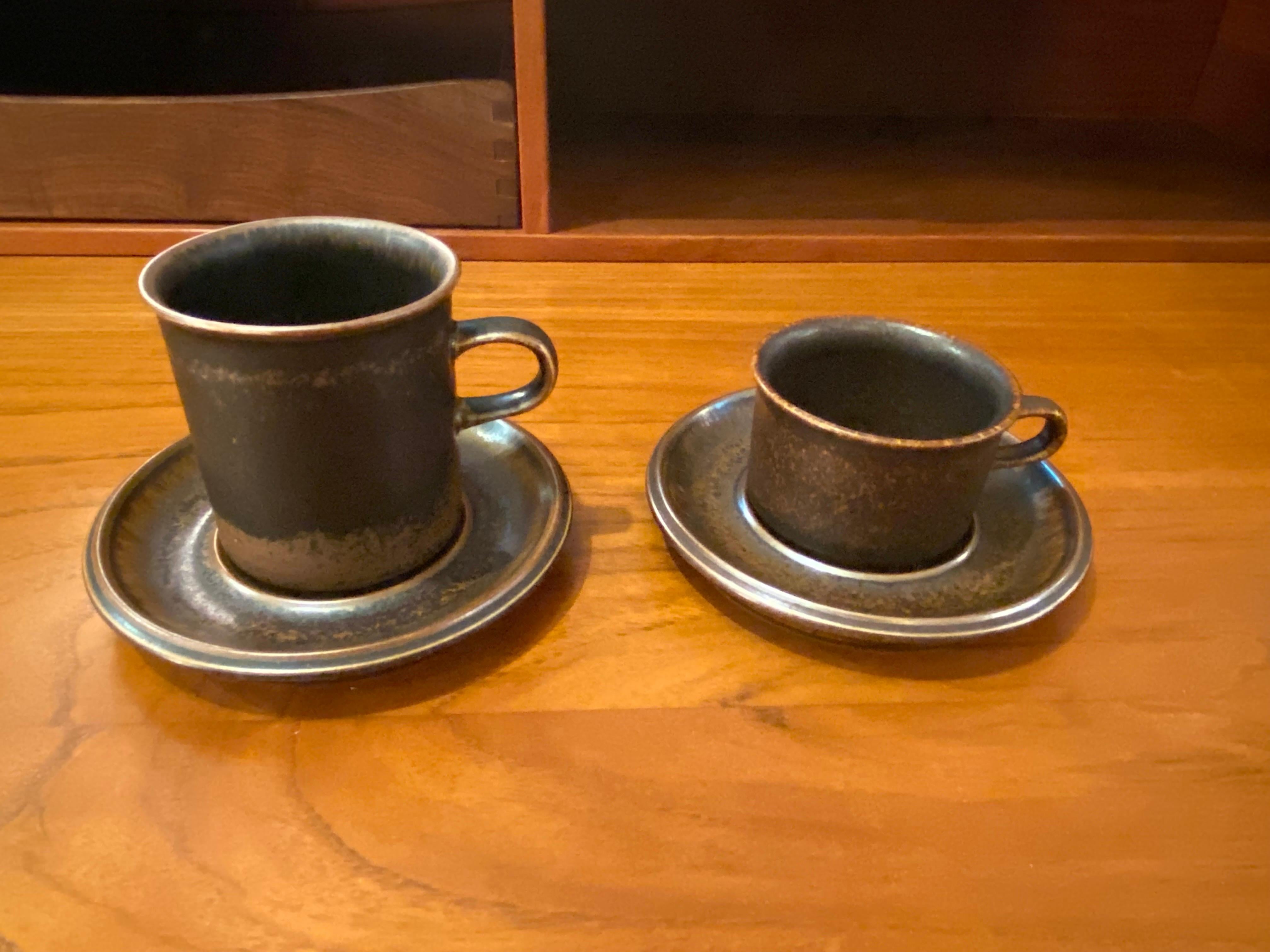 Stoneware Ruska Arabia Dinner Set