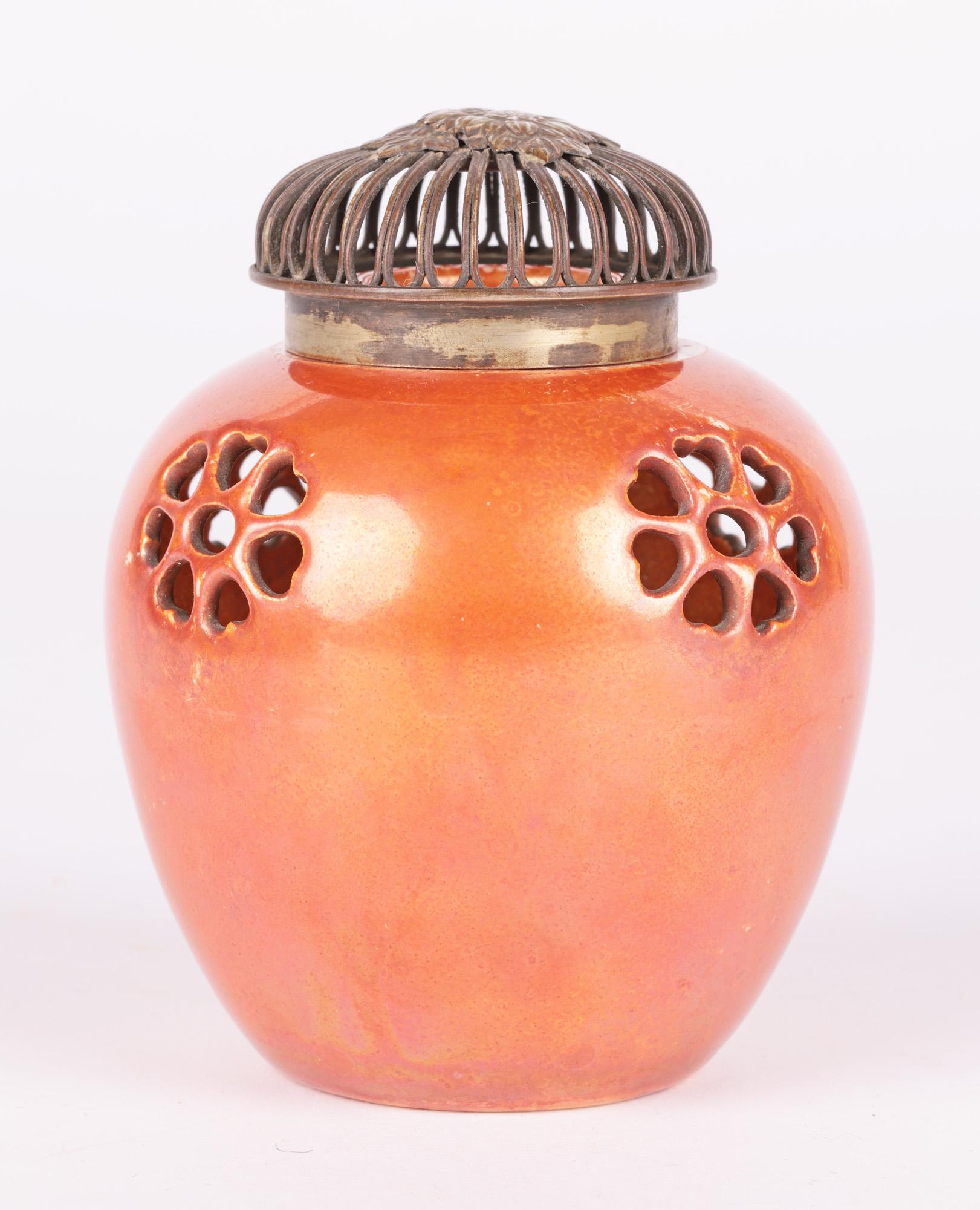 Vaso con coperchio Ruskin Art Deco arancione smaltato a lustro traforato per pot-pourri in vendita 2