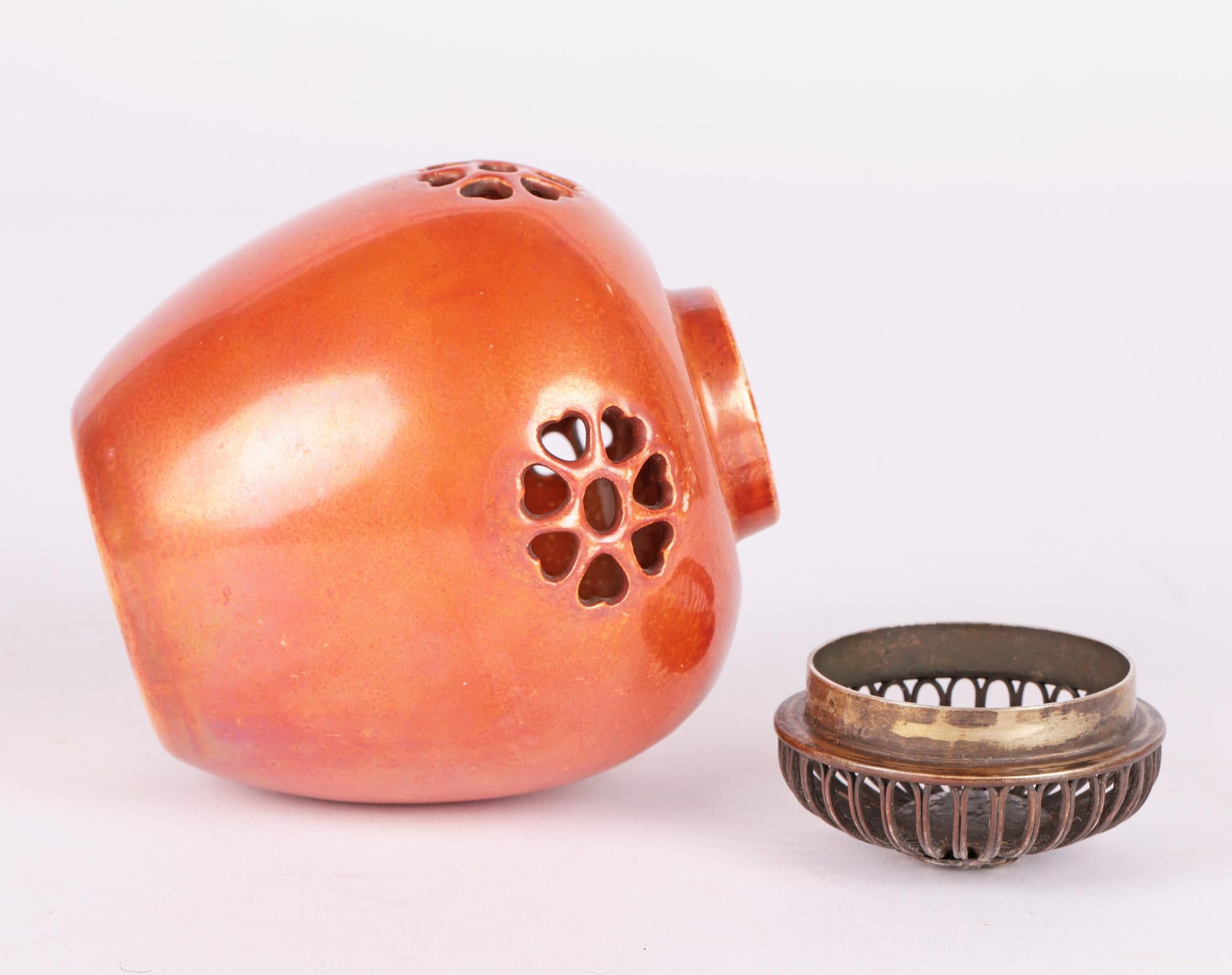 Ruskin Art Deco Orange glasierte Vase mit durchbrochenem Topf-Pourri-Deckel im Angebot 5